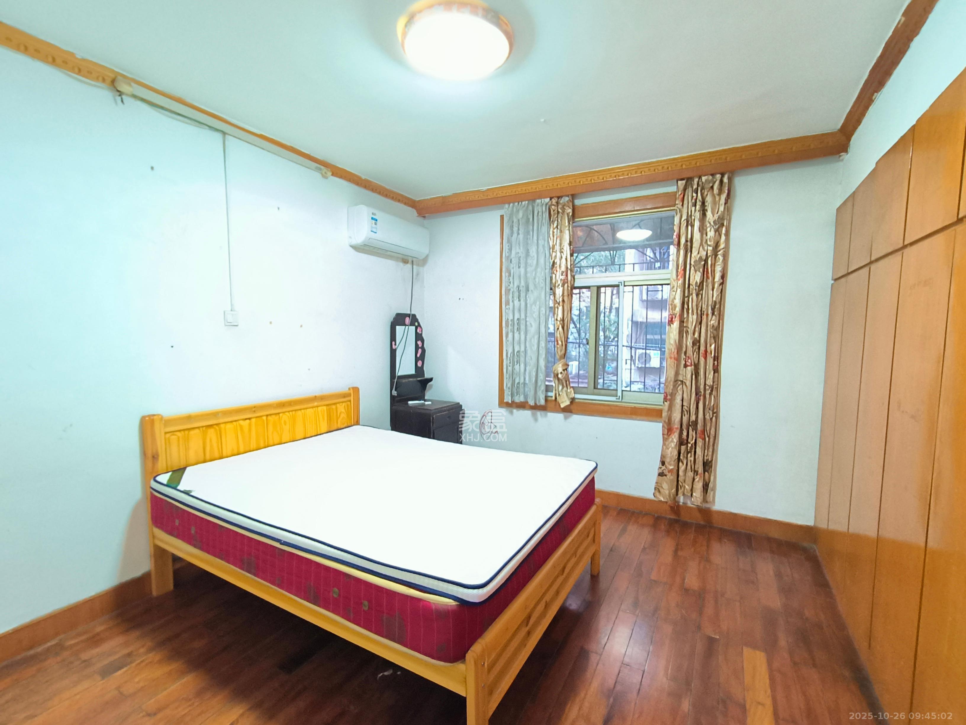 东广济桥社区  3室1厅1卫    2000.0元/月 东广济桥社区  3室1厅1卫    2000.0元/月室内图