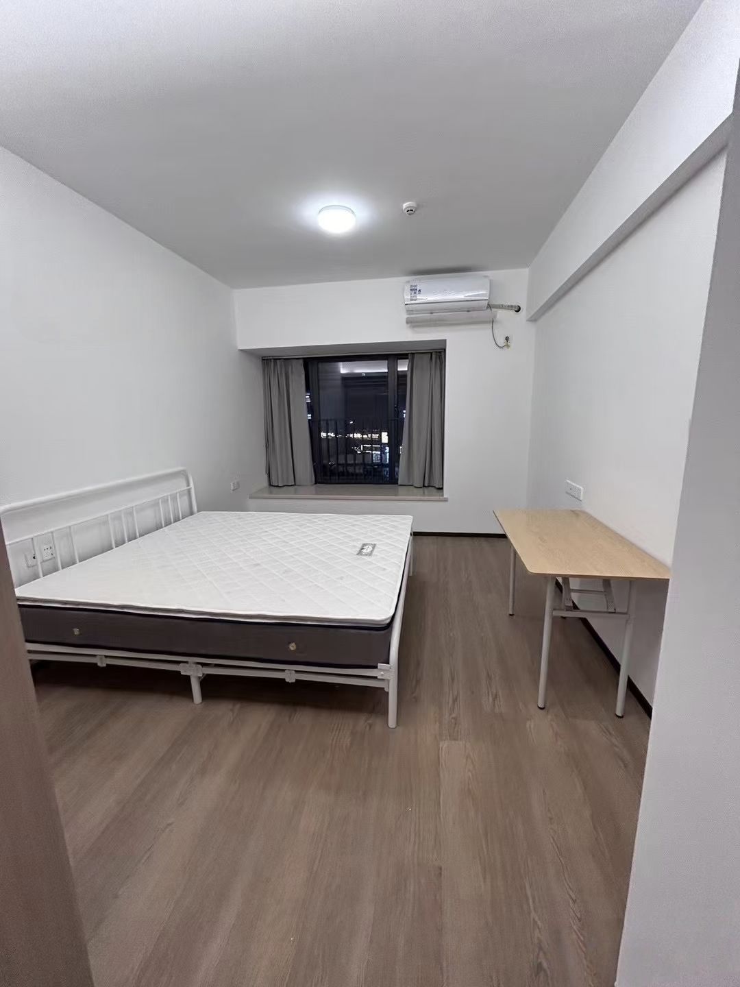 华润中心二期东悦府  2室2厅1卫    210.0万客厅