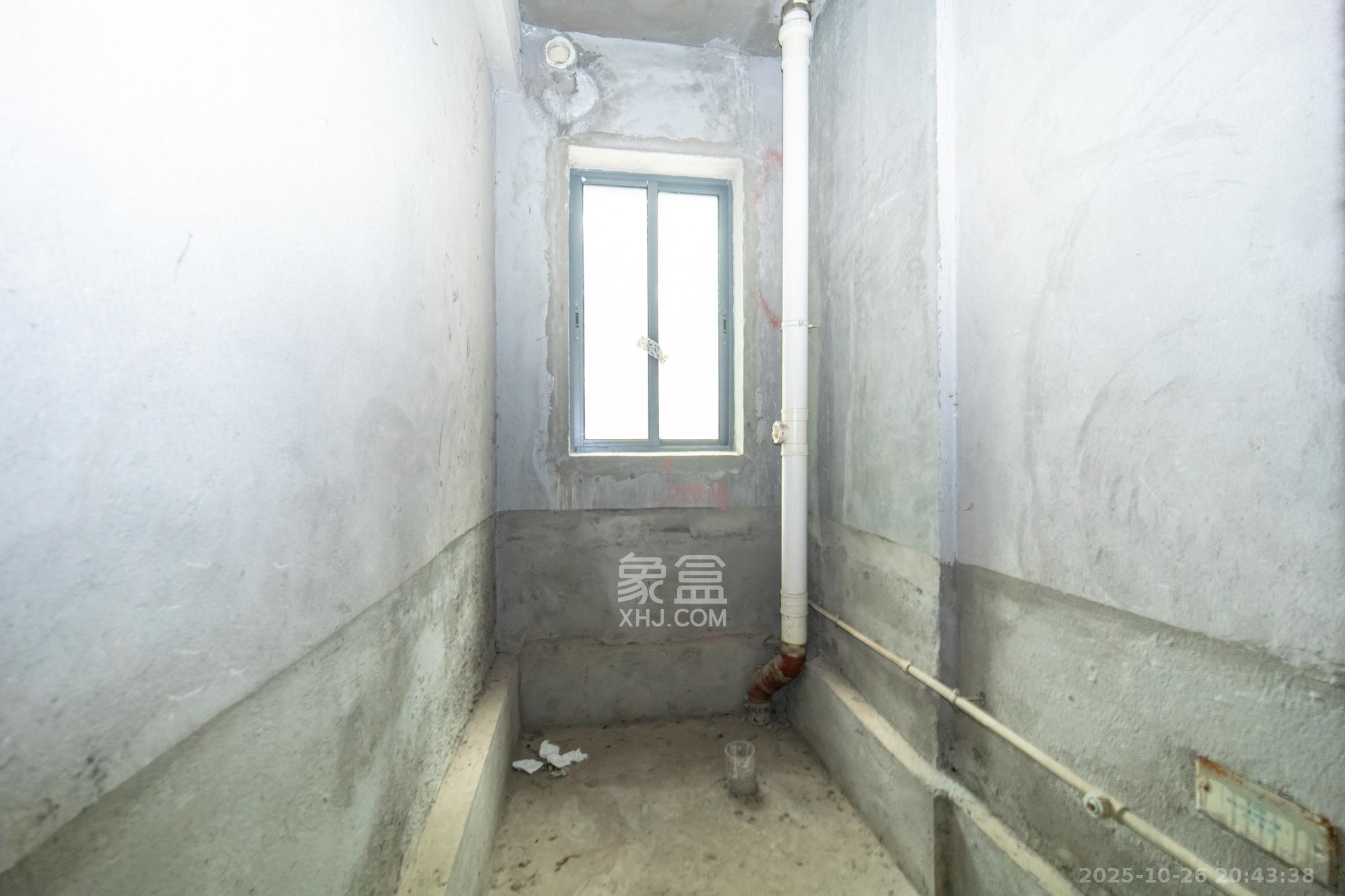 恒基凯旋门一二期  4室2厅2卫    81.0万 恒基凯旋门一二期  4室2厅2卫    81.0万卫生间