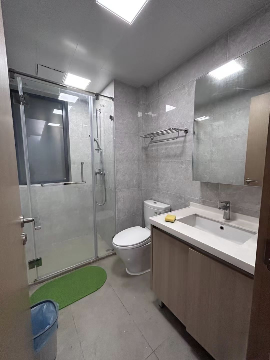 华润中心二期东悦府  2室2厅1卫    210.0万客厅