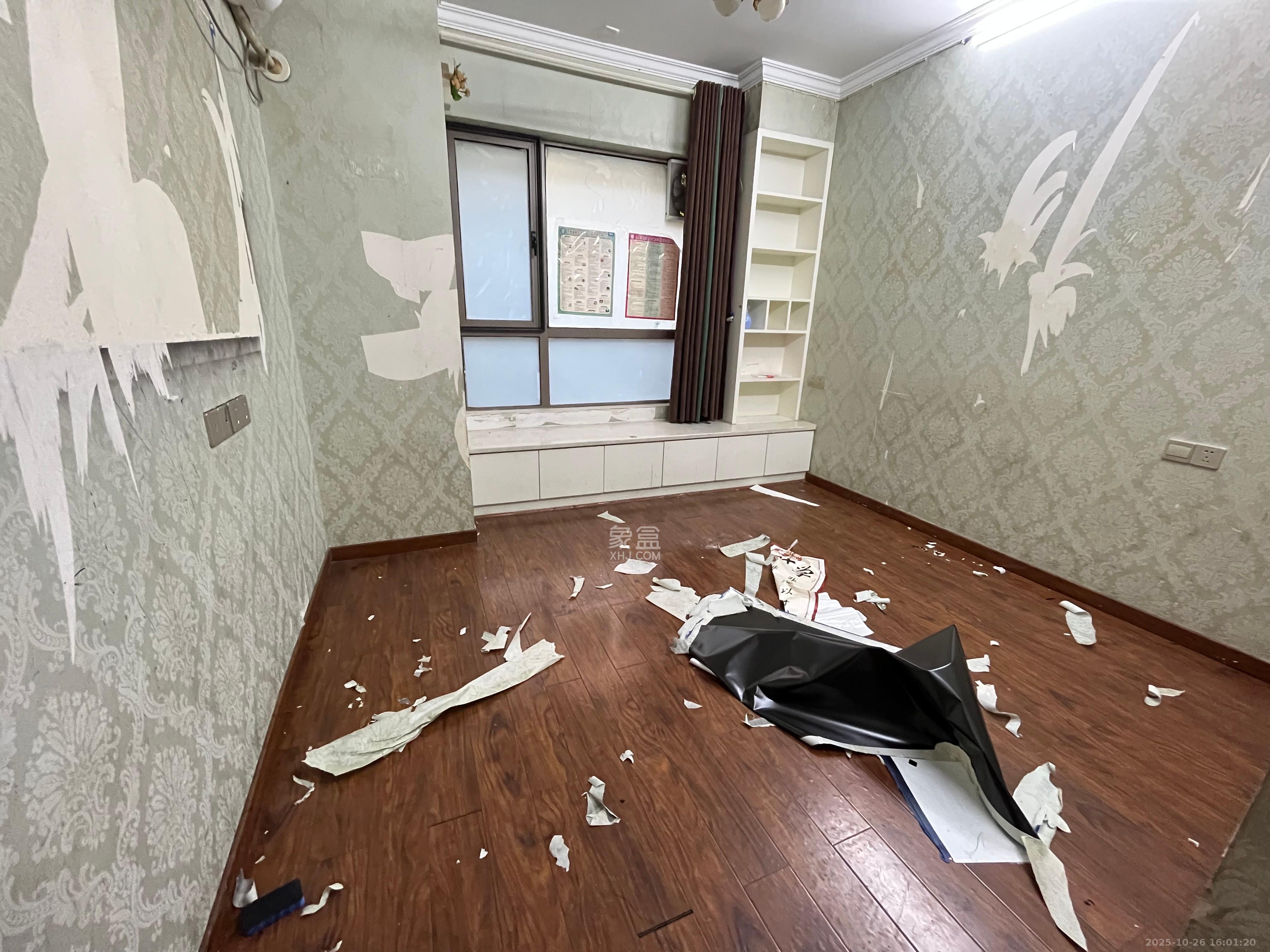 世茂铂翠湾一期 3室2厅1卫 4500.0元/月 世茂铂翠湾一期 3室2厅1卫 4500.0元/月室内图