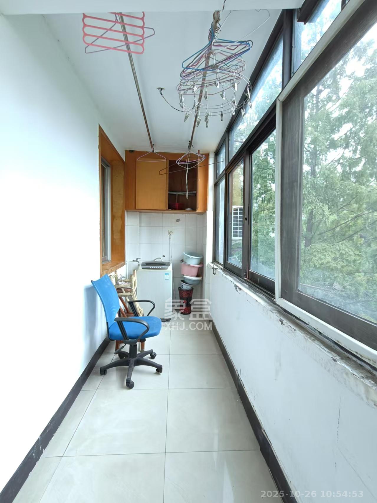 人民新村  3室1厅1卫    1800.0元/月室内图