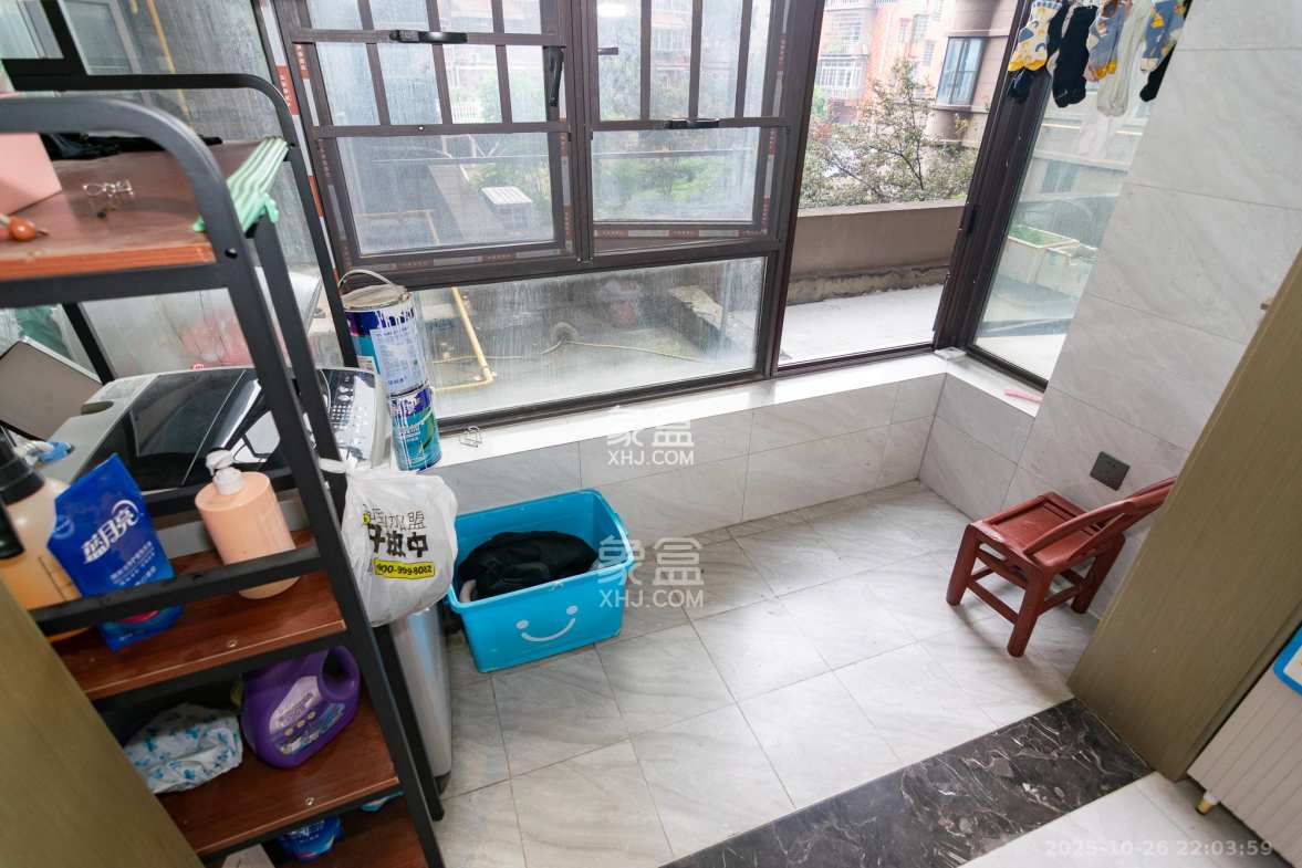 润和山水郡 4室2厅2卫 102.0万 润和山水郡 4室2厅2卫 102.0万阳台