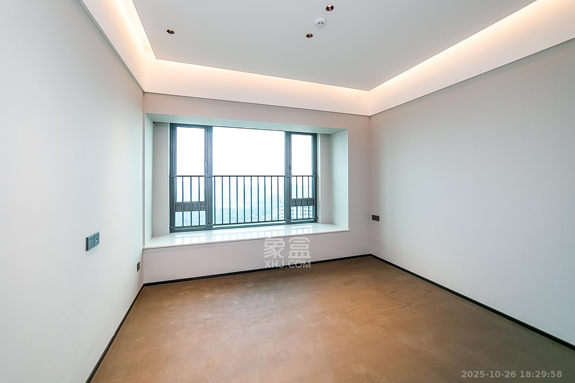 中海阅湘台  4室2厅2卫    458.0万 中海阅湘台  4室2厅2卫    458.0万卧室