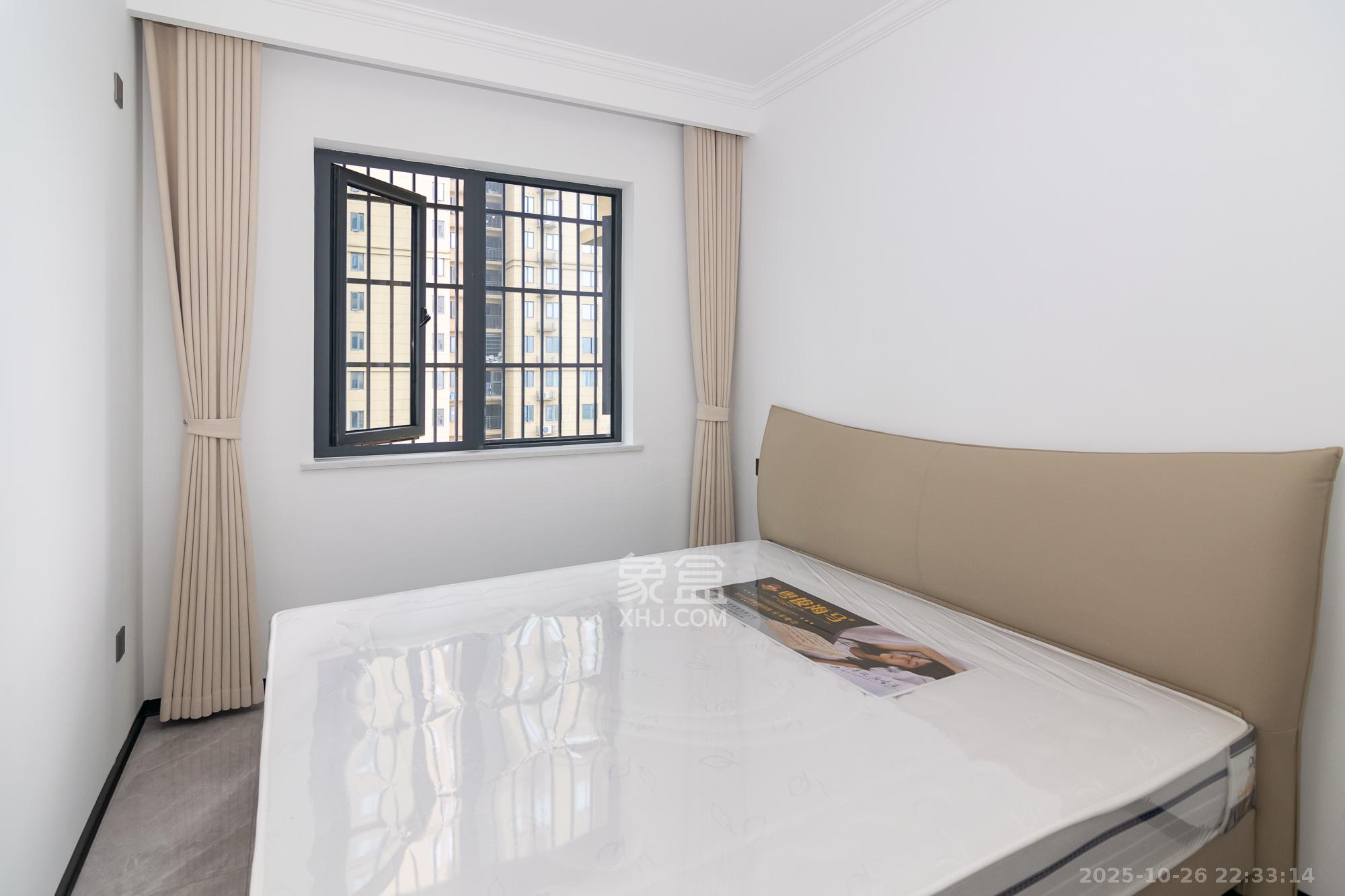 澳海月亮湾  3室2厅1卫    72.8万卧室