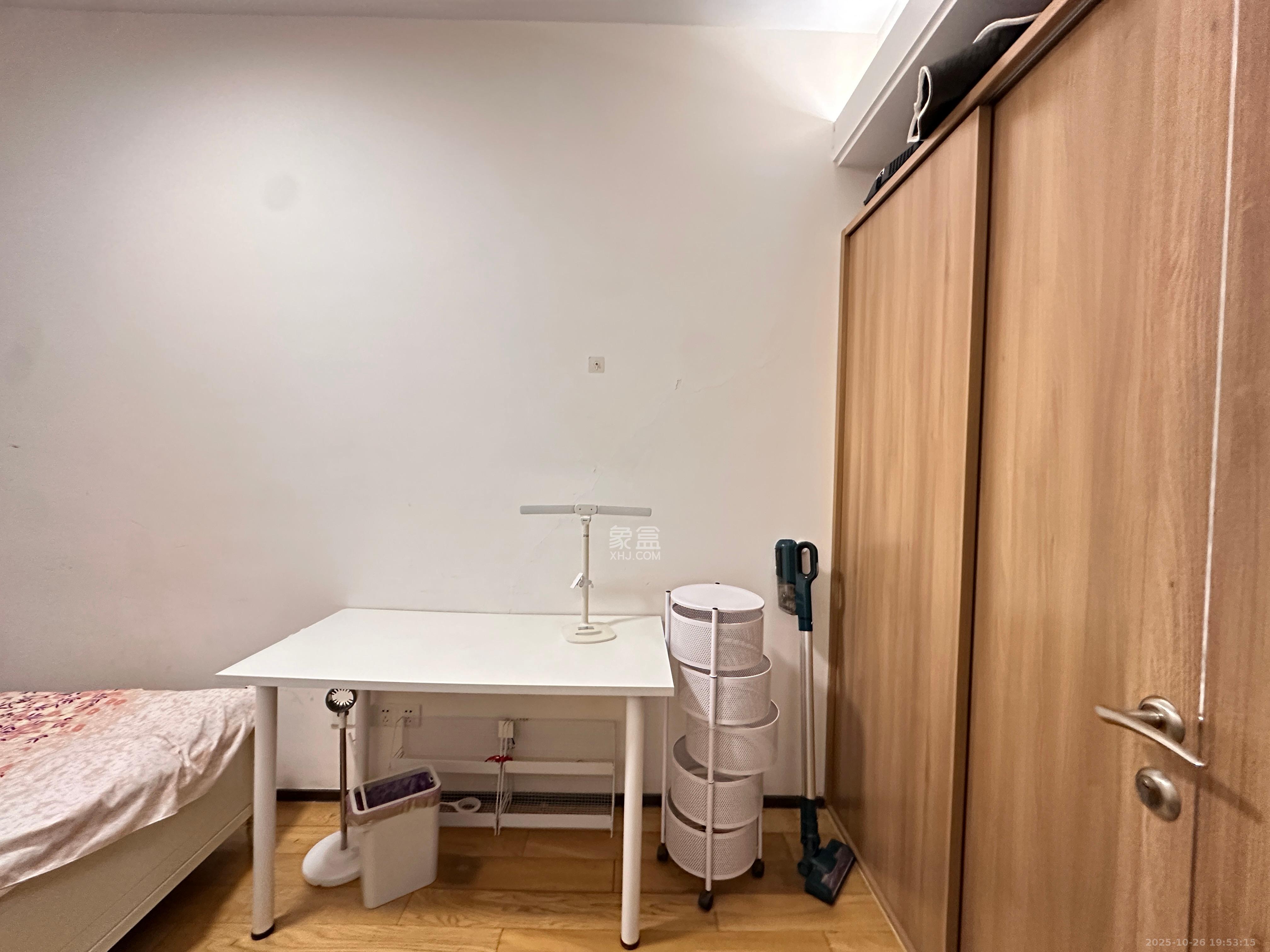 恒大国际广场  1室1厅1卫    1800.0元/月 恒大国际广场  1室1厅1卫    1800.0元/月室内图