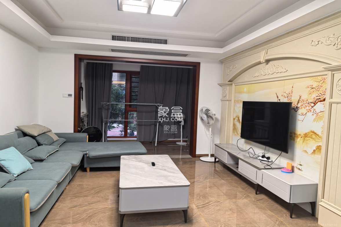 奥克斯缔壹城 4室2厅2卫 3000.0元/月 奥克斯缔壹城 4室2厅2卫 3000.0元/月室内图