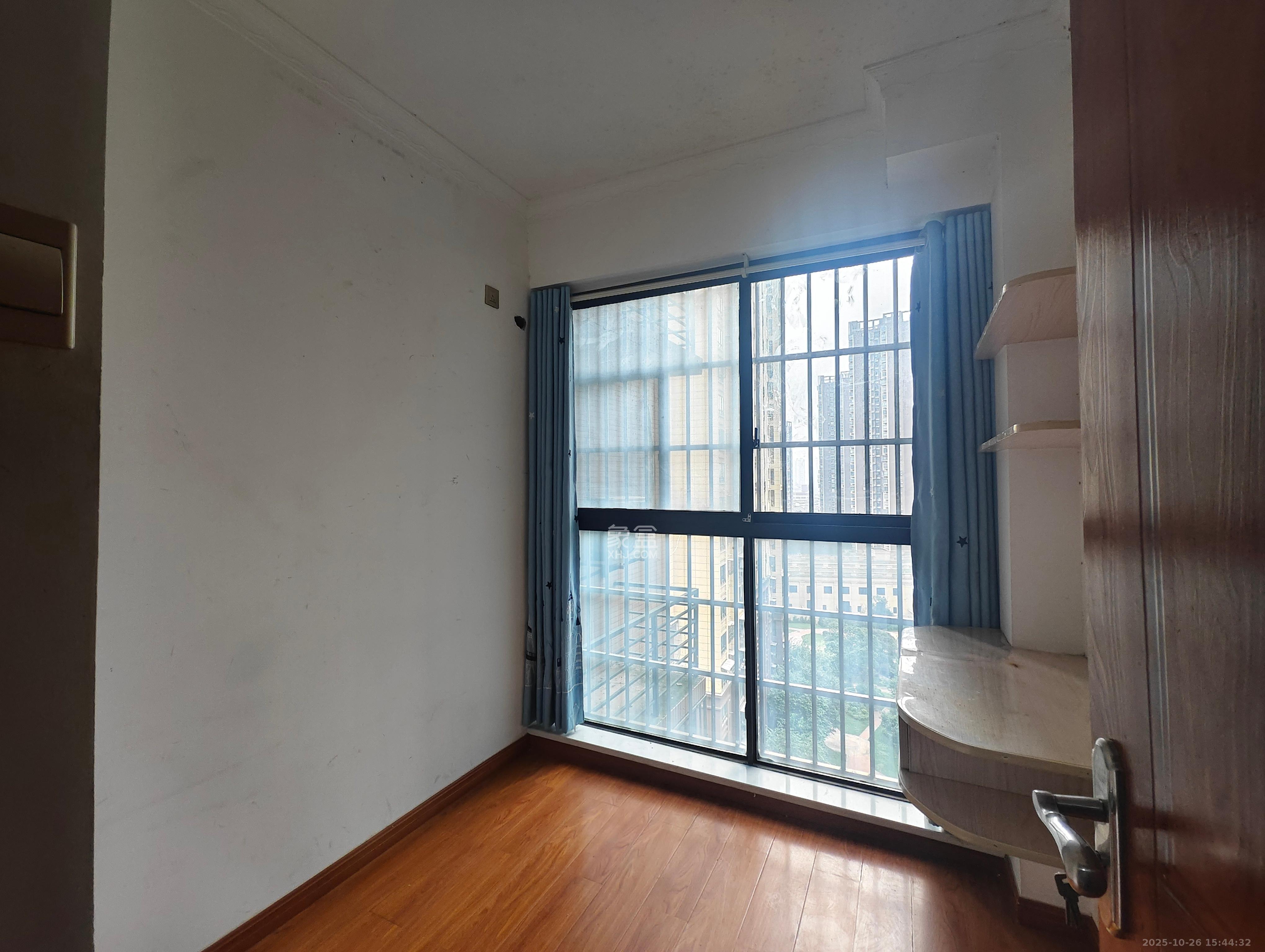 盛地春天里  3室2厅1卫    1600.0元/月 盛地春天里  3室2厅1卫    1600.0元/月室内图