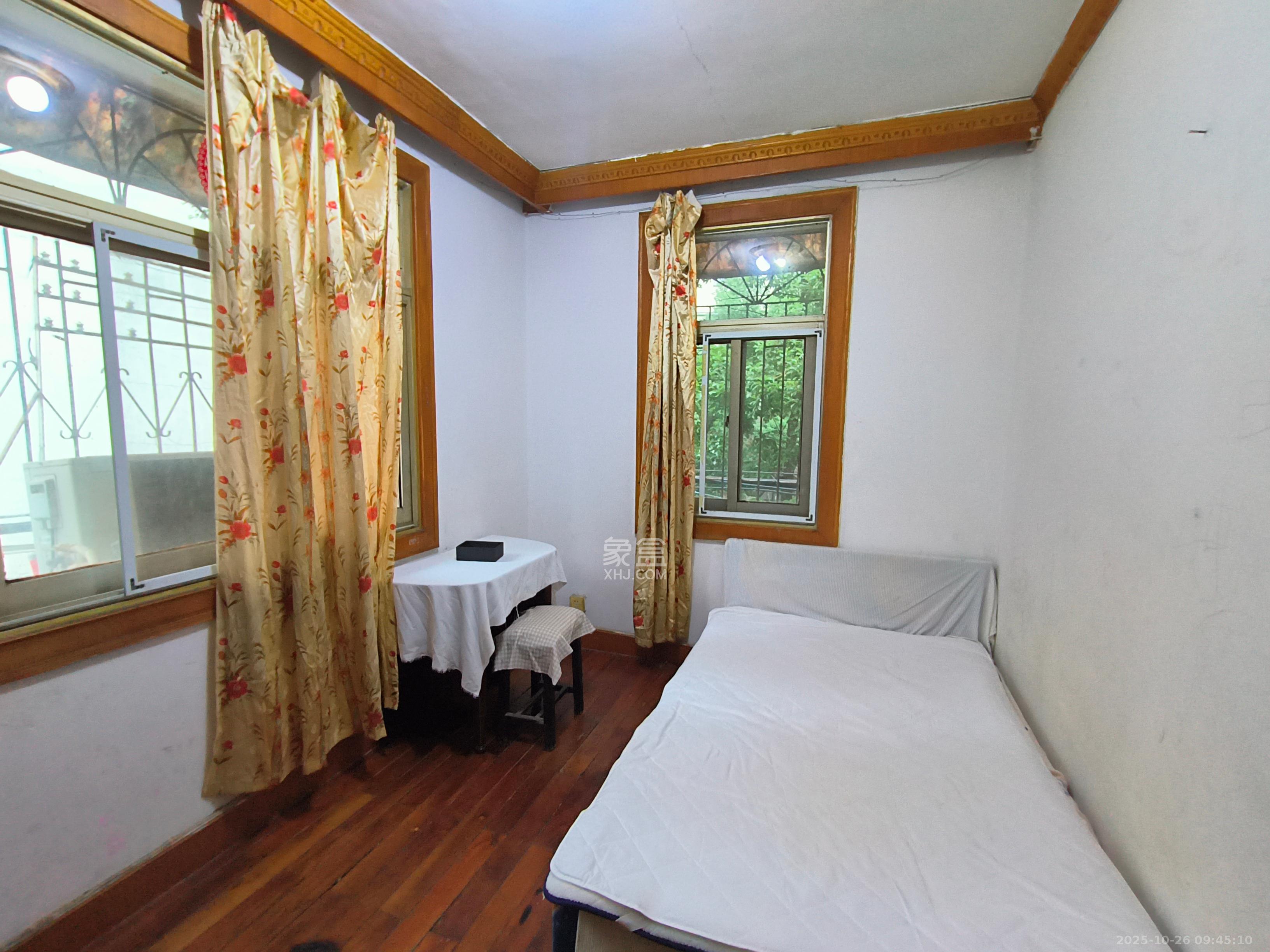 东广济桥社区  3室1厅1卫    2000.0元/月 东广济桥社区  3室1厅1卫    2000.0元/月室内图