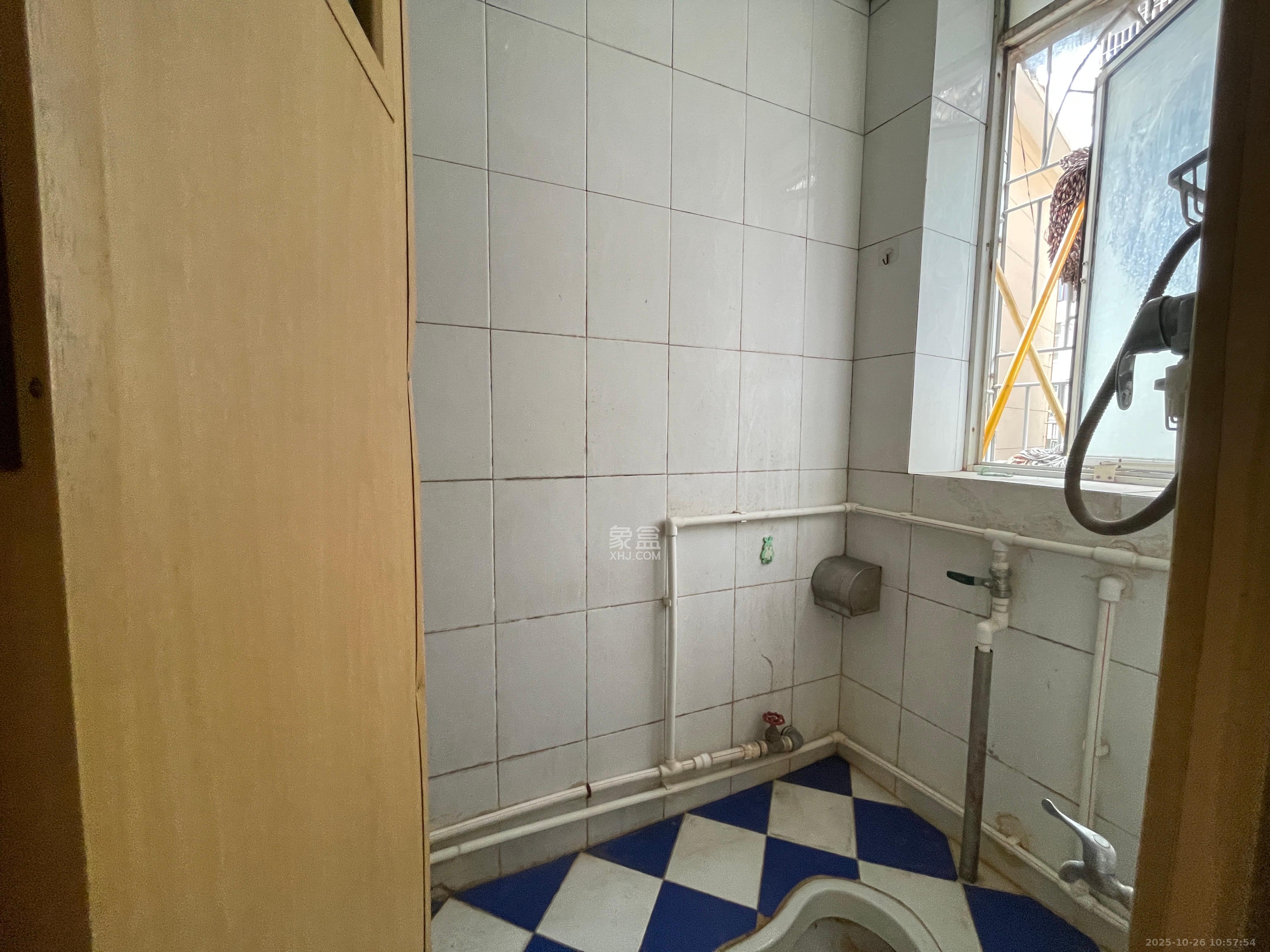 湘农桥社区  2室1厅1卫    1800.0元/月室内图