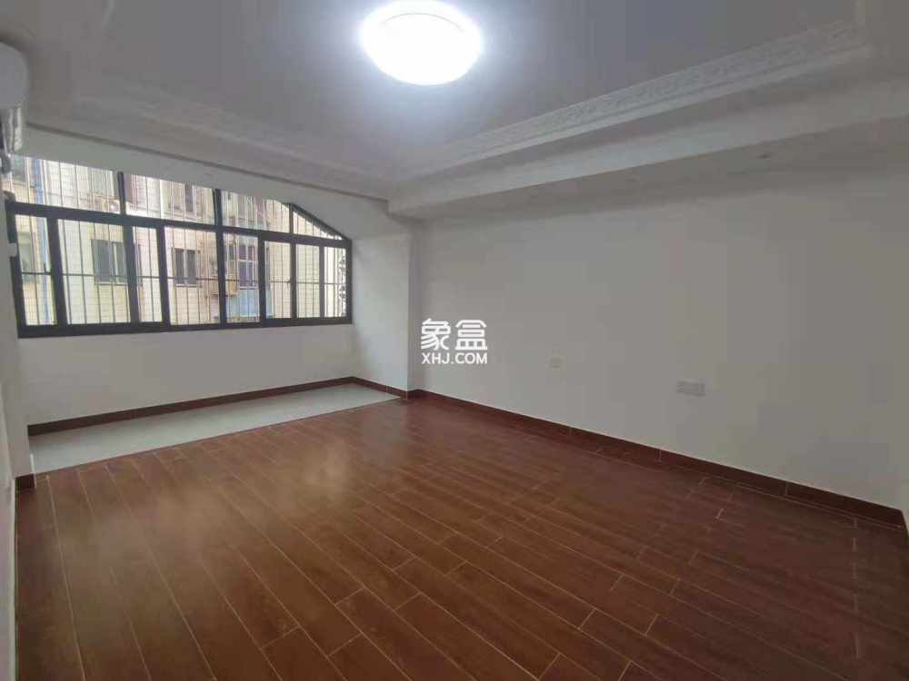 大成公寓  4室2厅2卫    6000.0元/月室内图