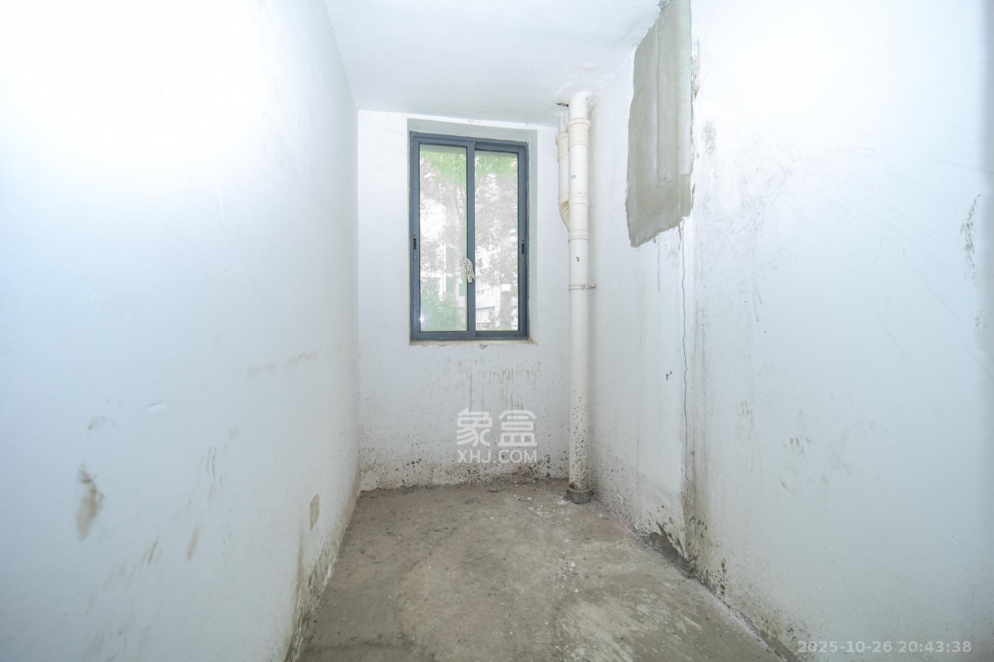 恒基凯旋门一二期  4室2厅2卫    81.0万卫生间