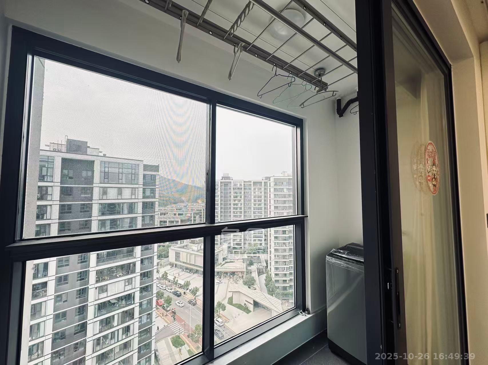 招商雍山湖  4室2厅2卫    3800.0元/月室内图