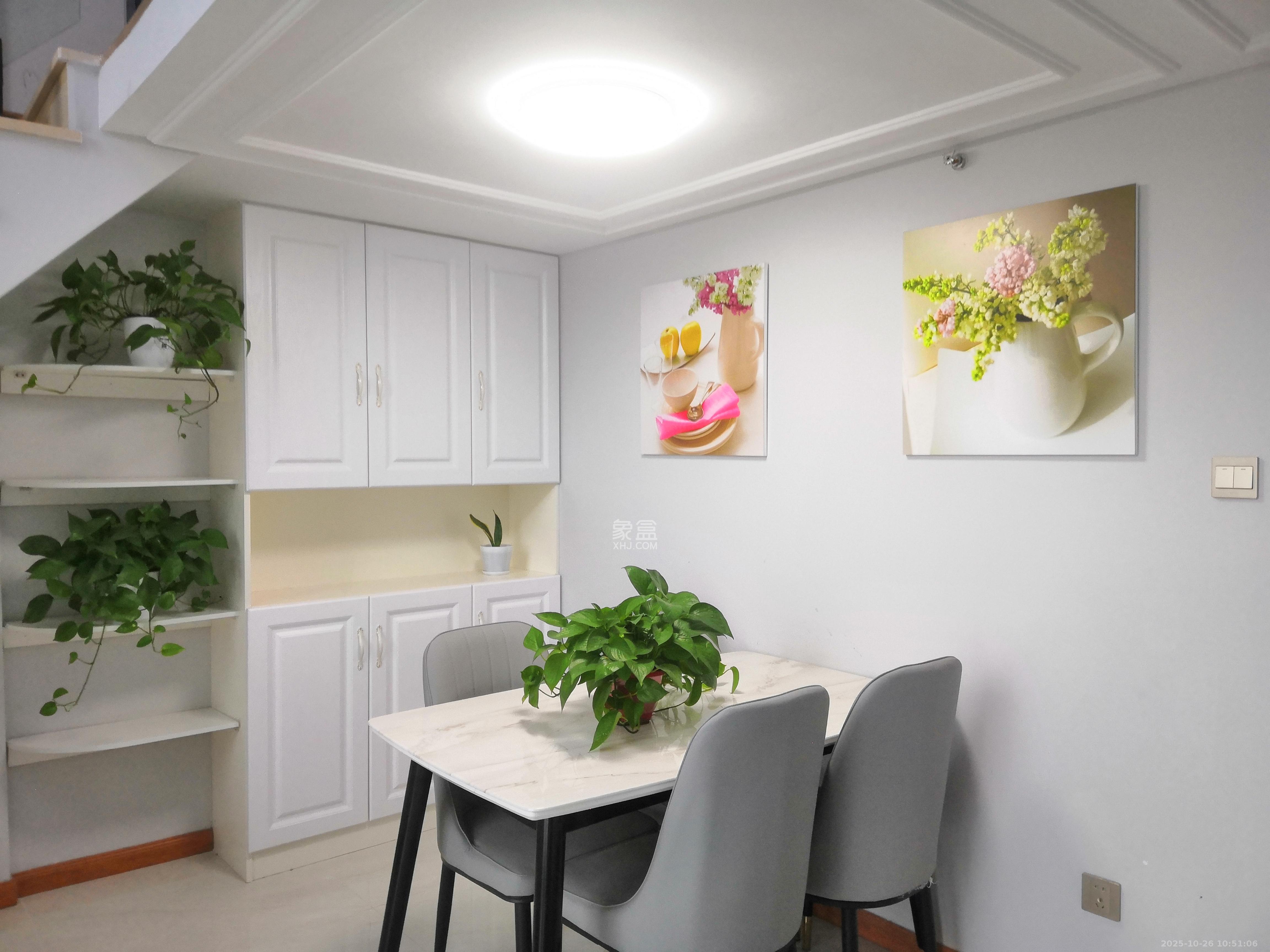 东盈商业广场(华泉城市广场)  2室1厅1卫    3200.0元/月 东盈商业广场(华泉城市广场)  2室1厅1卫    3200.0元/月室内图