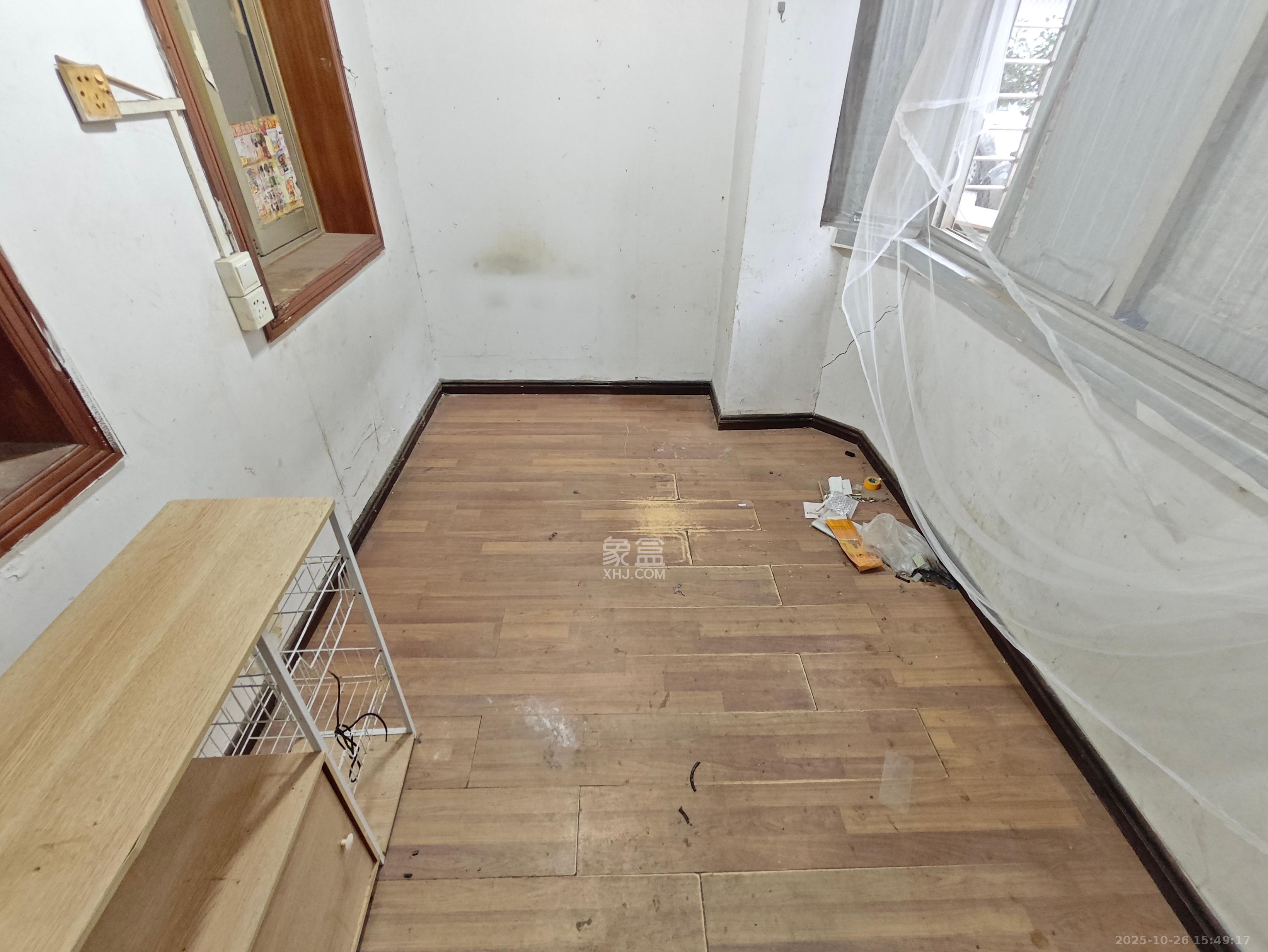 万利新村  3室2厅2卫    1800.0元/月室内图