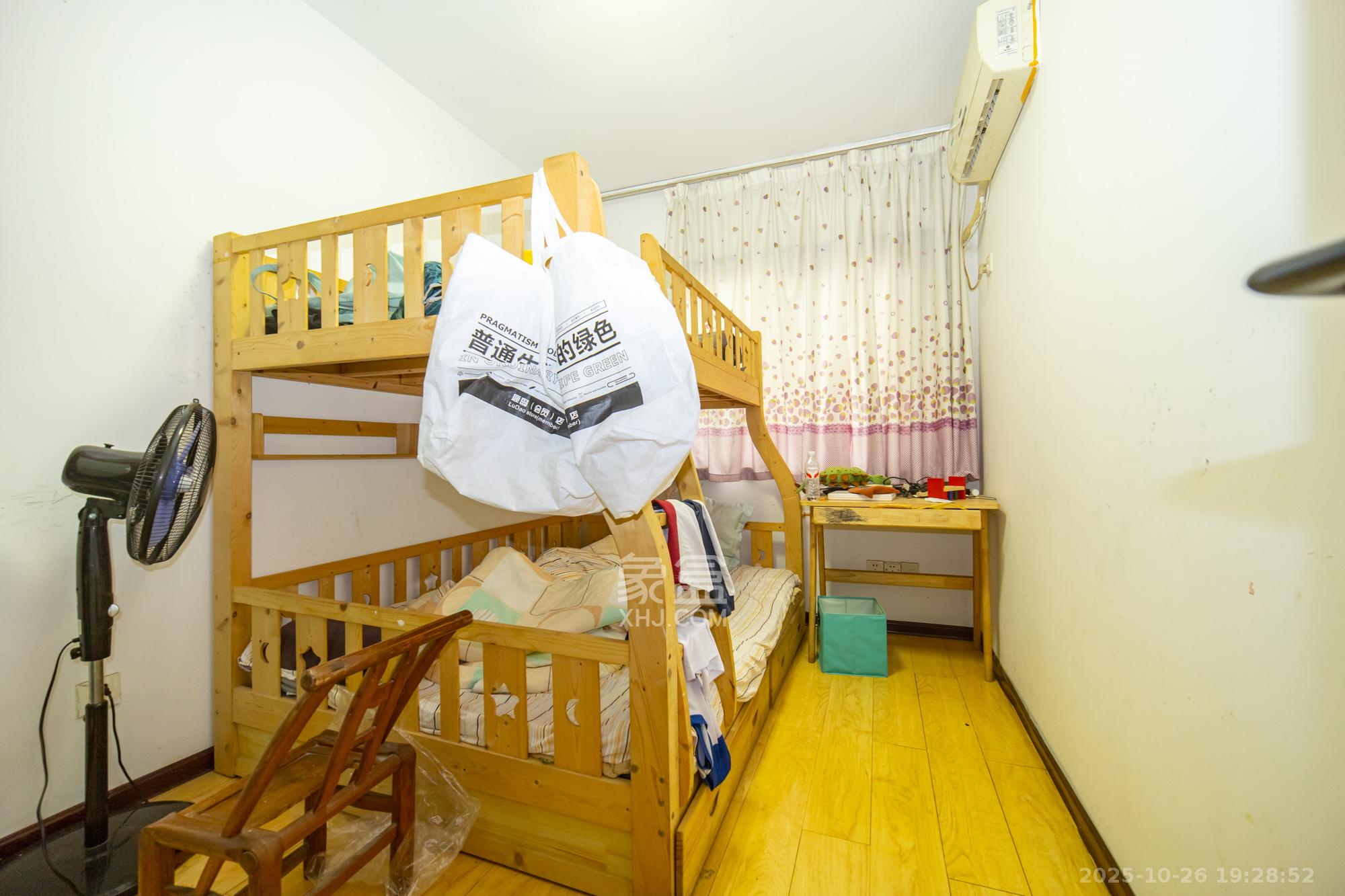 蝴蝶谷 2室2厅1卫 45.8万 蝴蝶谷 2室2厅1卫 45.8万卧室