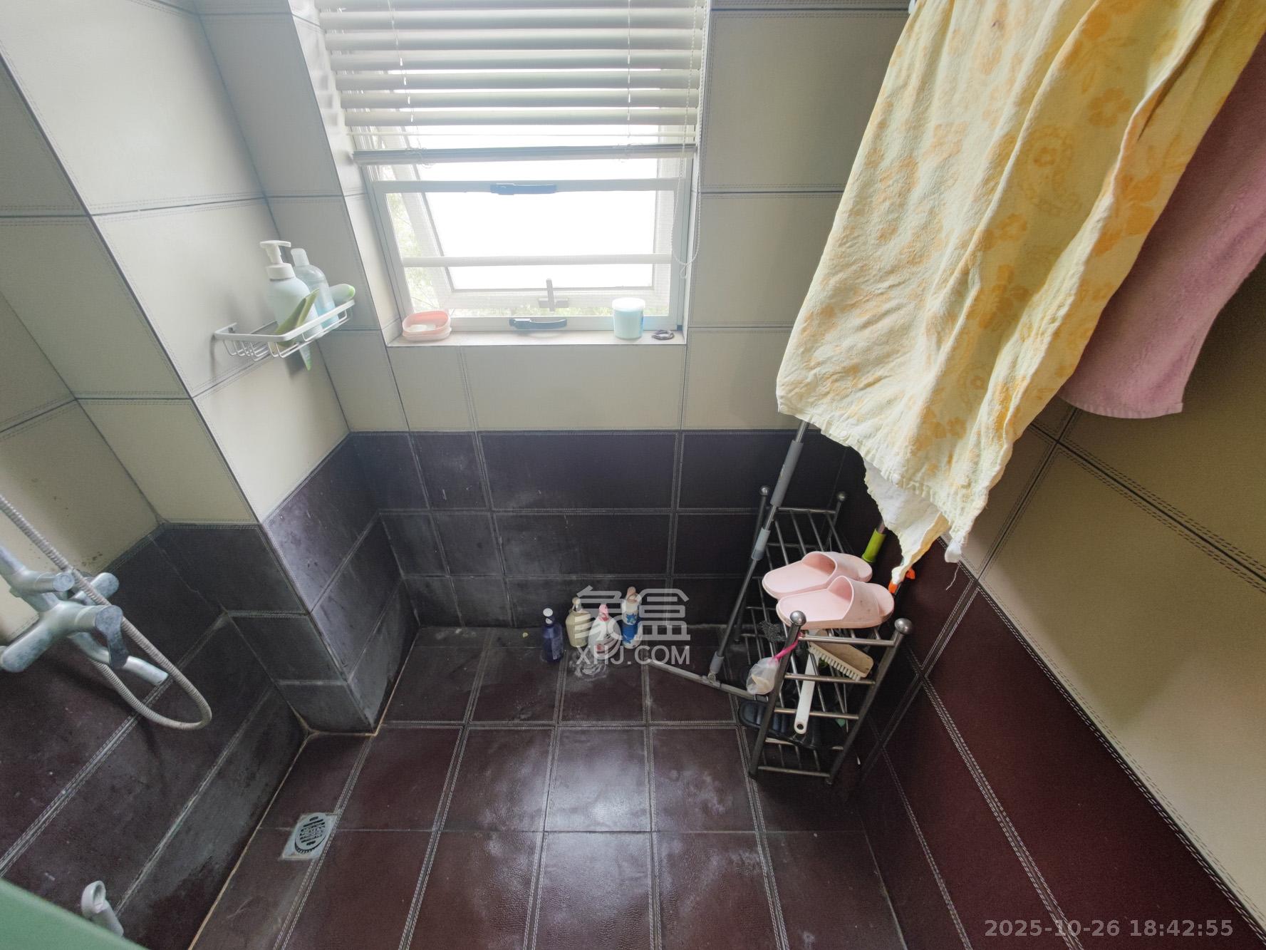 五矿万境水岸三期  5室2厅2卫    218.0万 五矿万境水岸三期  5室2厅2卫    218.0万卫生间