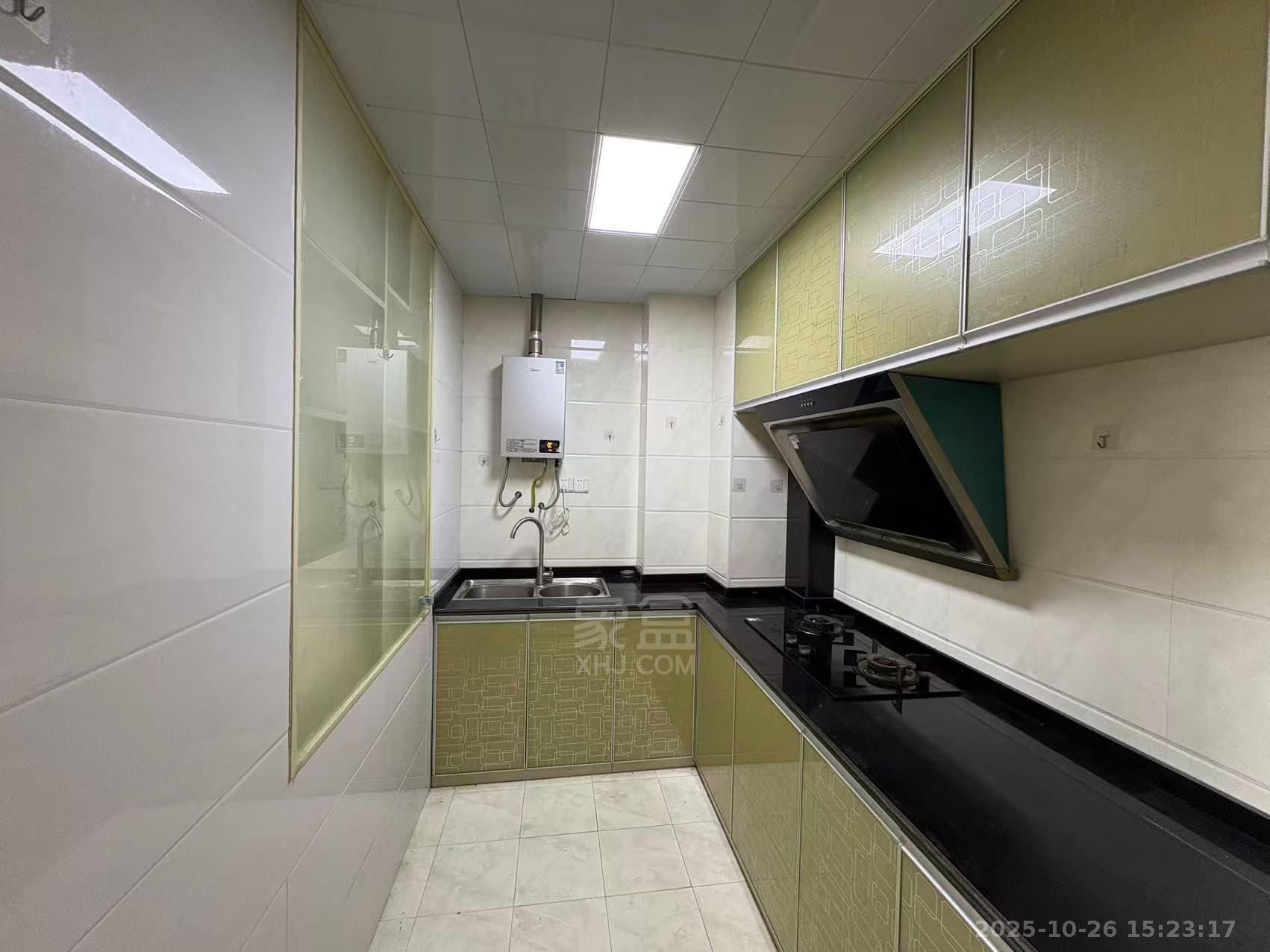 美的城四期  3室2厅1卫    1600.0元/月室内图