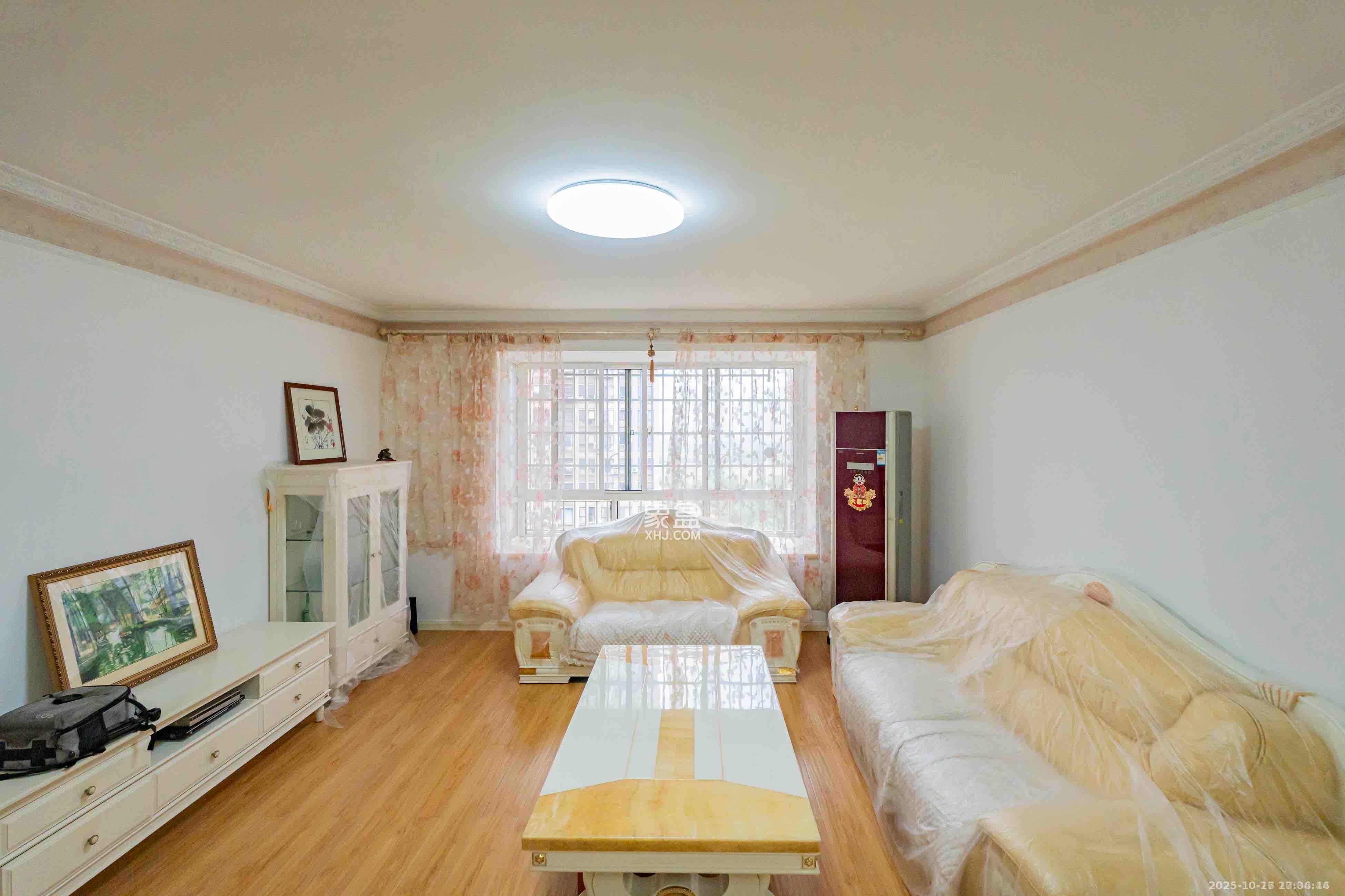 四季美景三期（四季美景水木轩）  4室2厅1卫    3200.0元/月