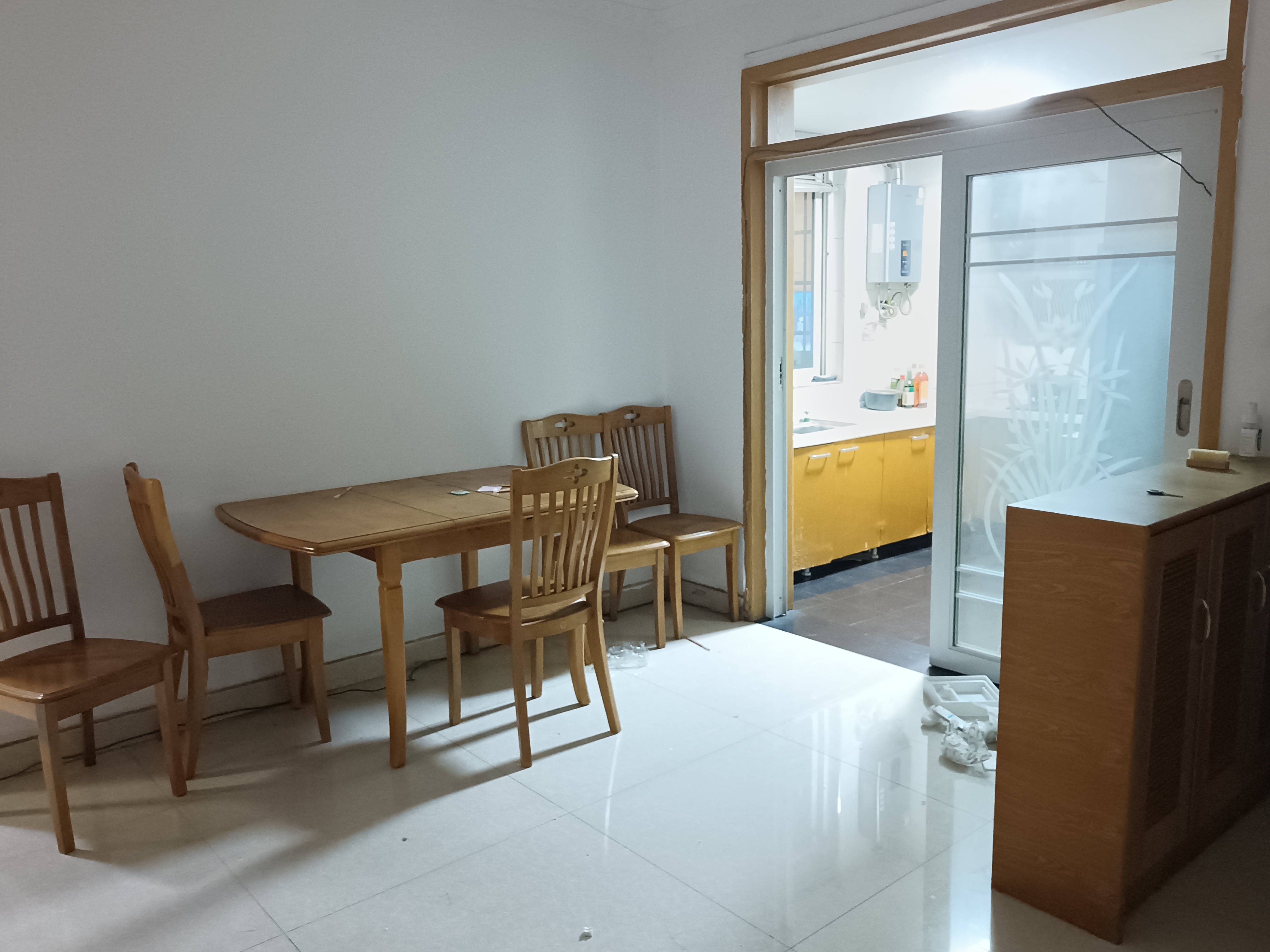 万城国际 2室2厅1卫 32.8万 万城国际 2室2厅1卫 32.8万客厅