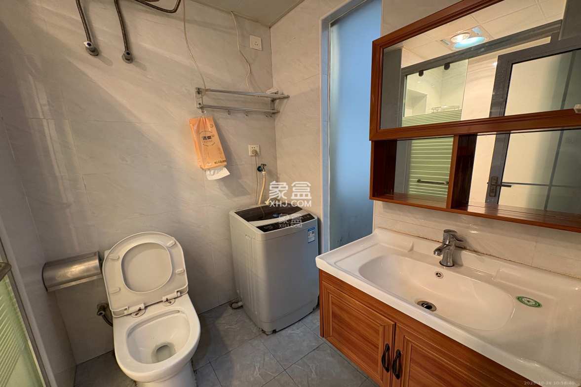 芙蓉万国城MOMA(卓越汇富苑) 1室1厅1卫 1300.0元/月 芙蓉万国城MOMA(卓越汇富苑) 1室1厅1卫 1300.0元/月室内图