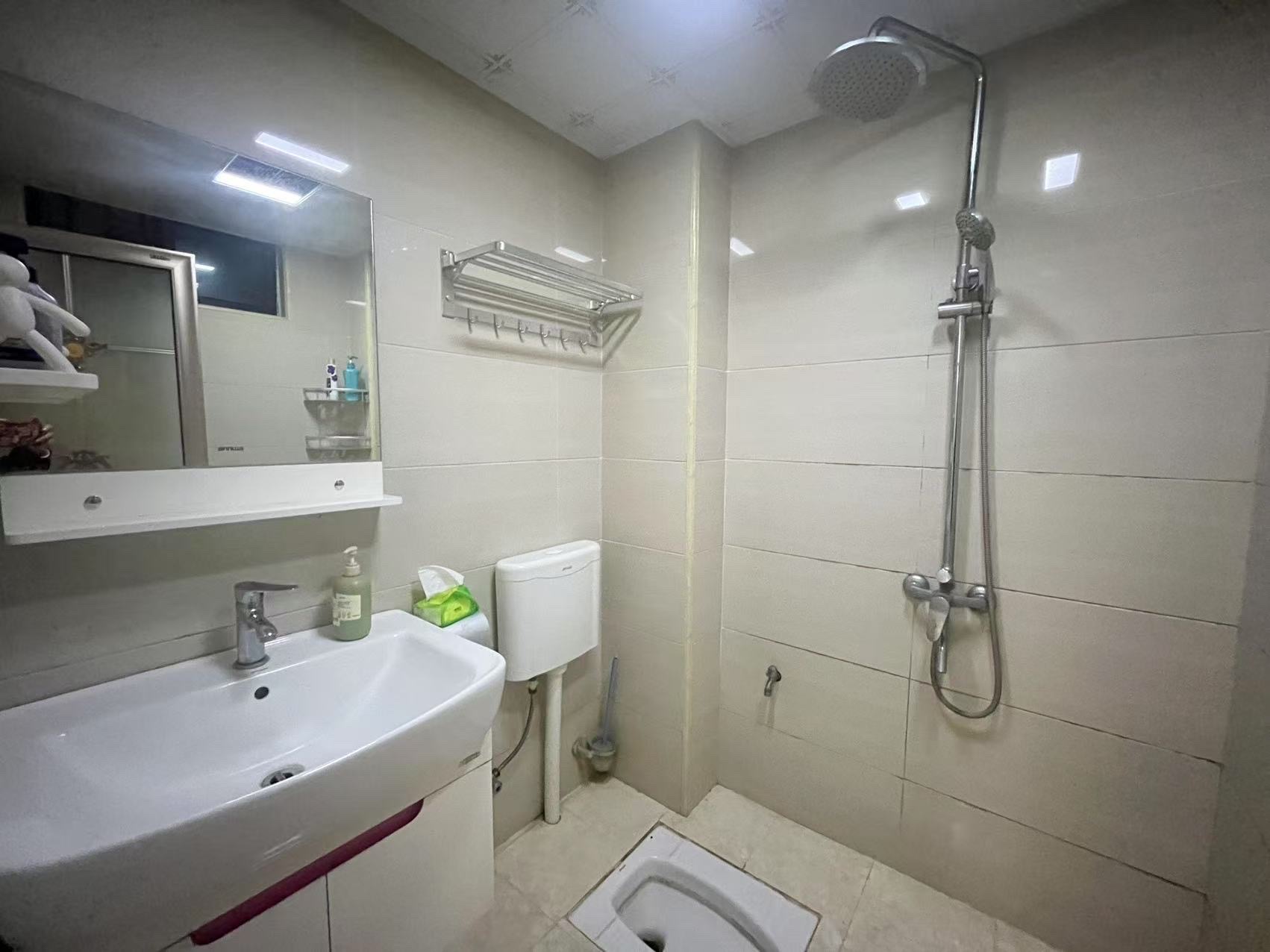 英伦首府金域豪廷 1室0厅0卫 25.0万 英伦首府金域豪廷 1室0厅0卫 25.0万客厅