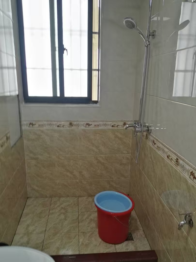 新城吾悦广场  3室2厅1卫    2900.0元/月室内图