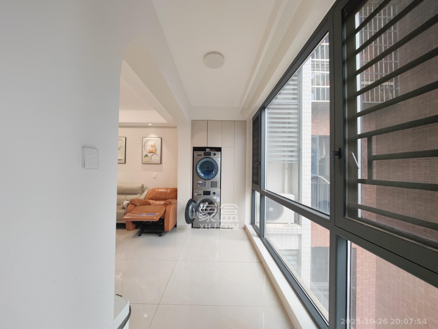 恒生碧水龙庭 4室2厅2卫 115.0万 恒生碧水龙庭 4室2厅2卫 115.0万阳台