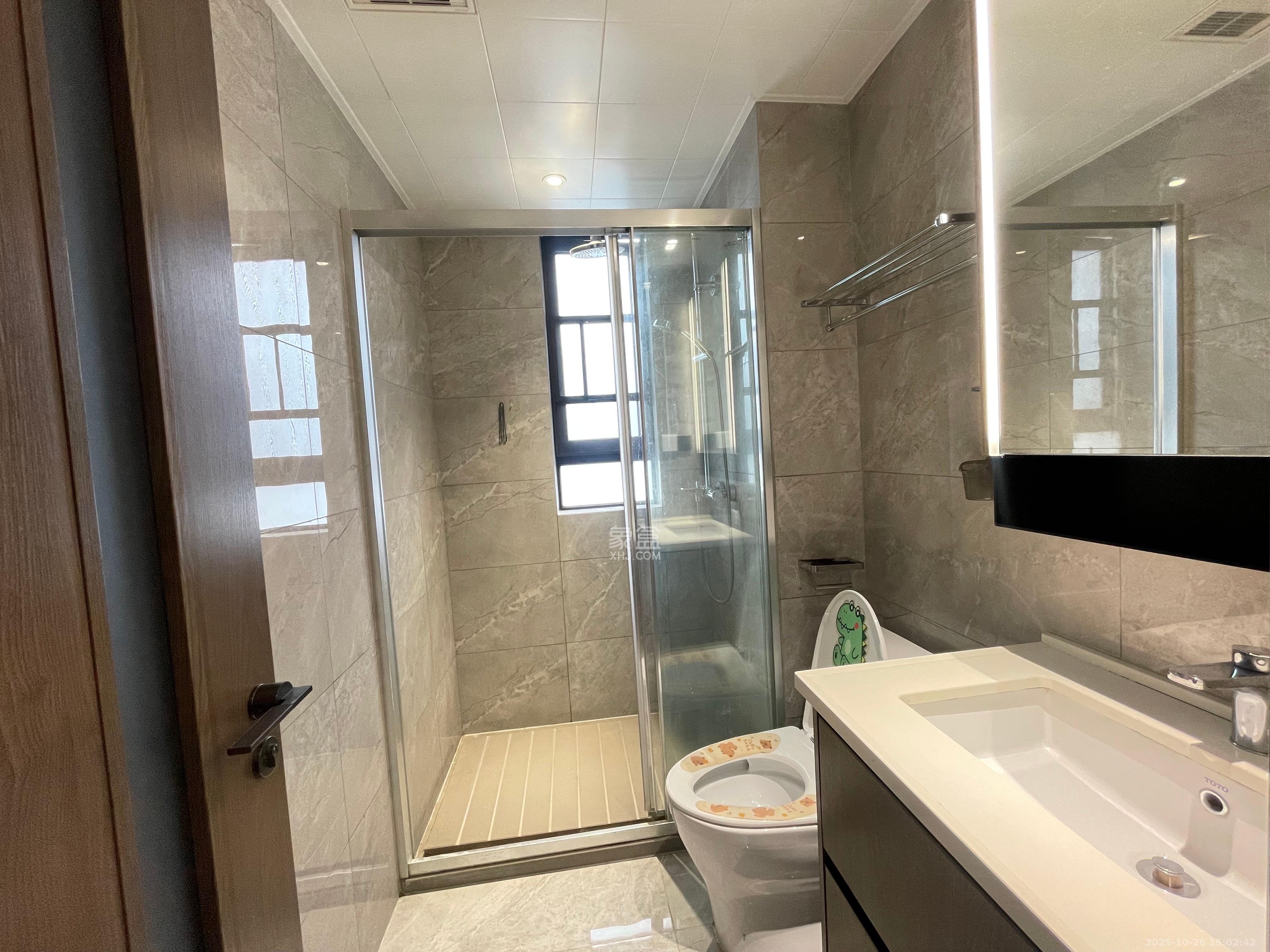 万科滨河道  3室2厅2卫    2800.0元/月室内图