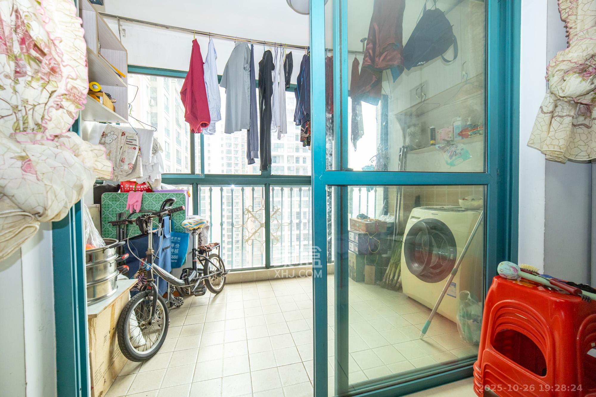 蝴蝶谷 2室2厅1卫 32.8万 蝴蝶谷 2室2厅1卫 32.8万阳台