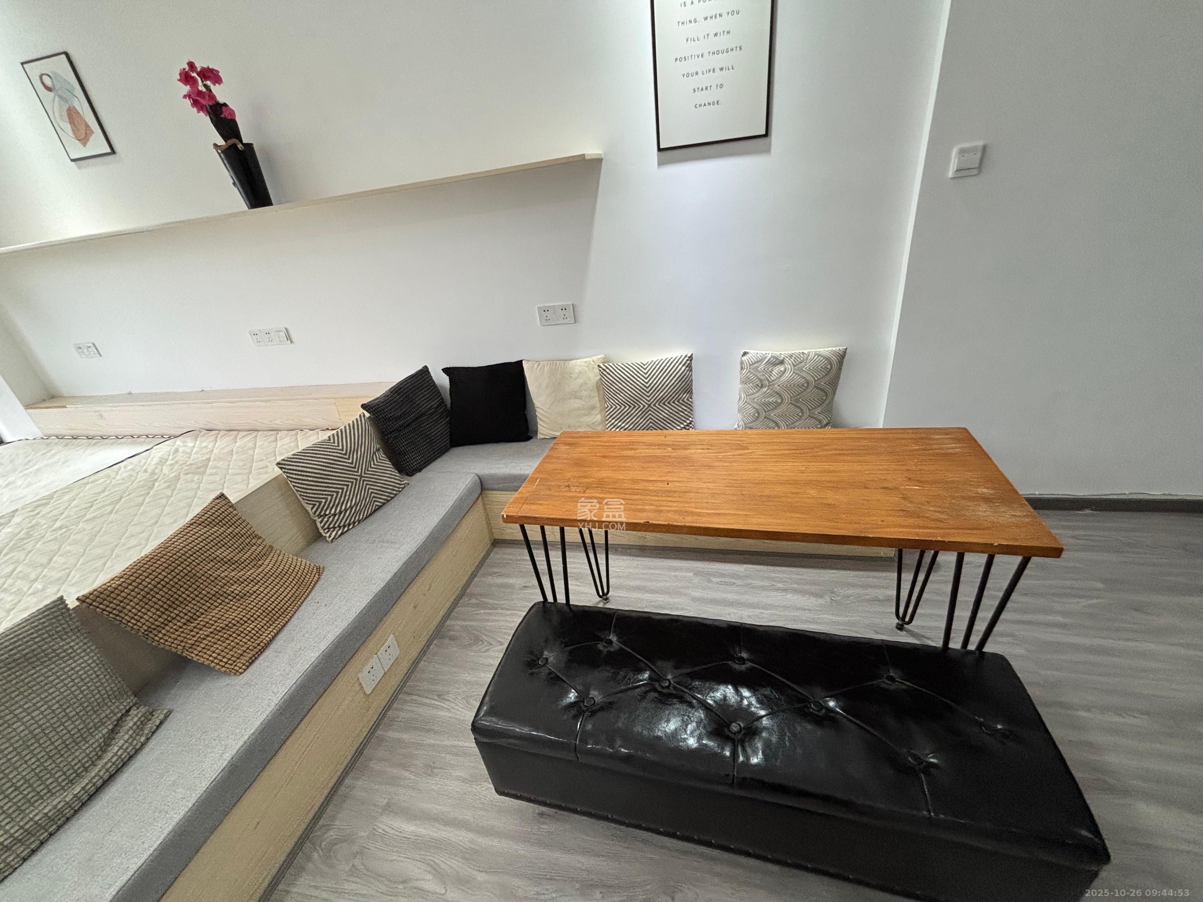 新青年公寓  1室1厅1卫    2500.0元/月室内图