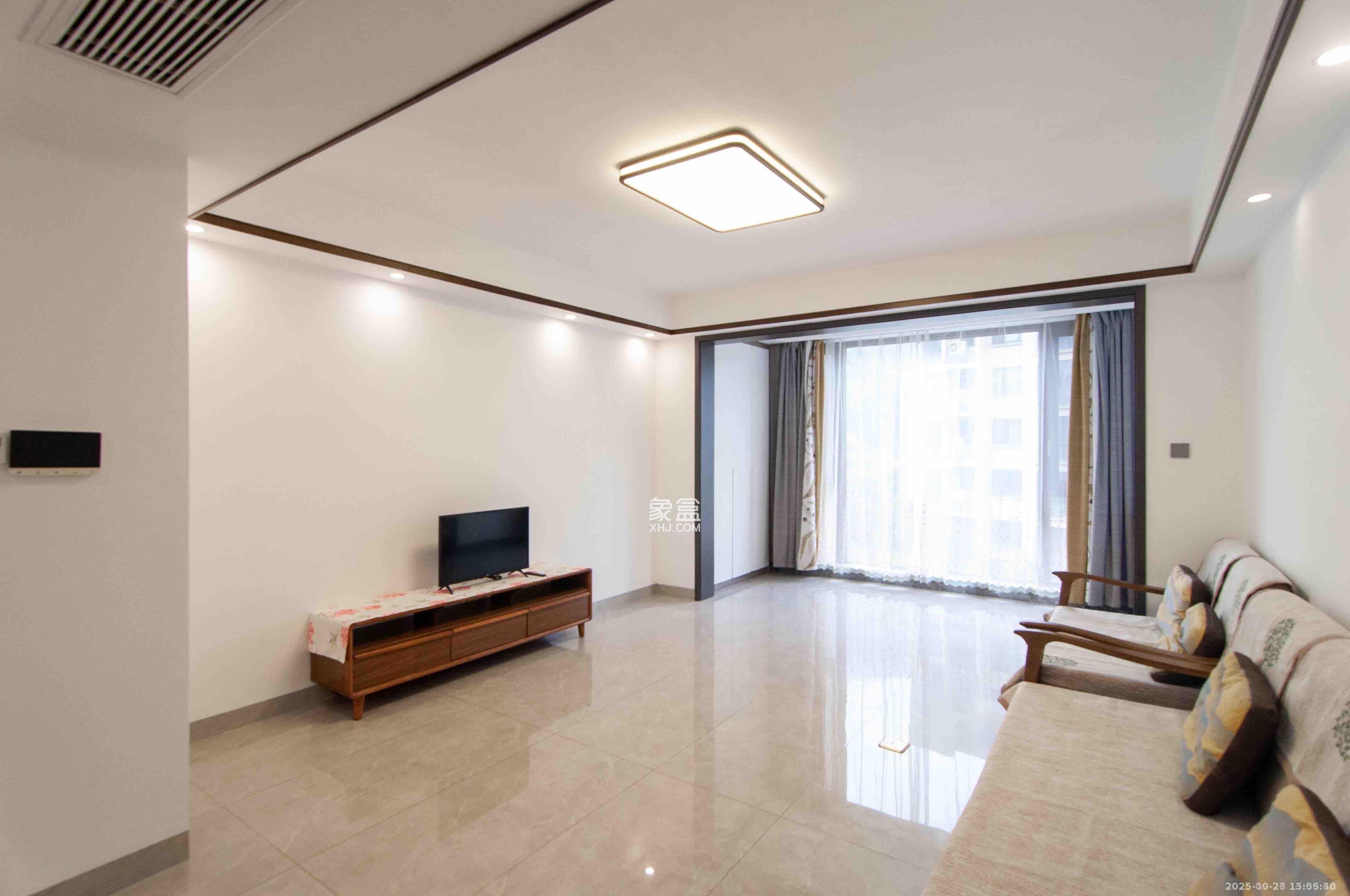 长房梅溪香山  4室2厅2卫    5000.0元/月 长房梅溪香山  4室2厅2卫    5000.0元/月室内图