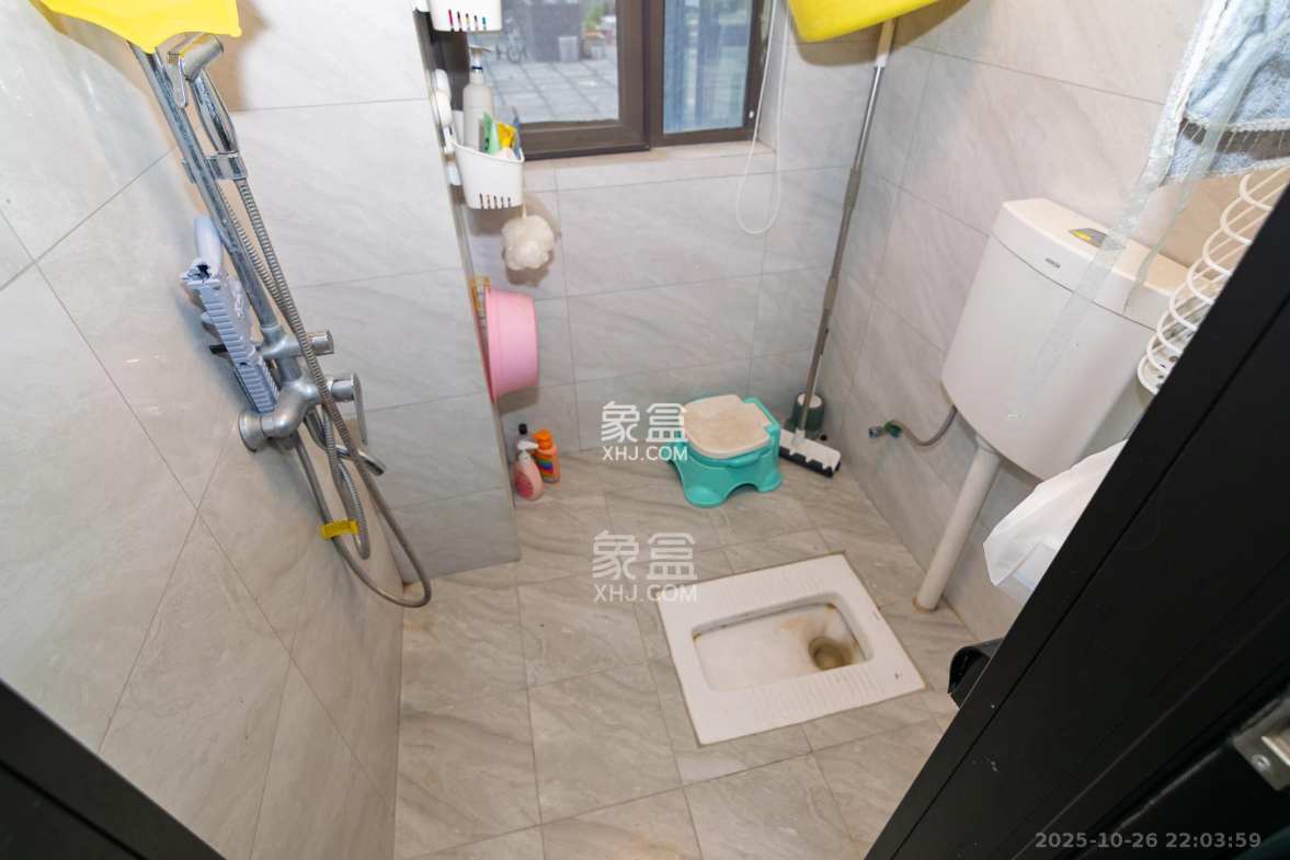 润和山水郡 4室2厅2卫 102.0万 润和山水郡 4室2厅2卫 102.0万卫生间