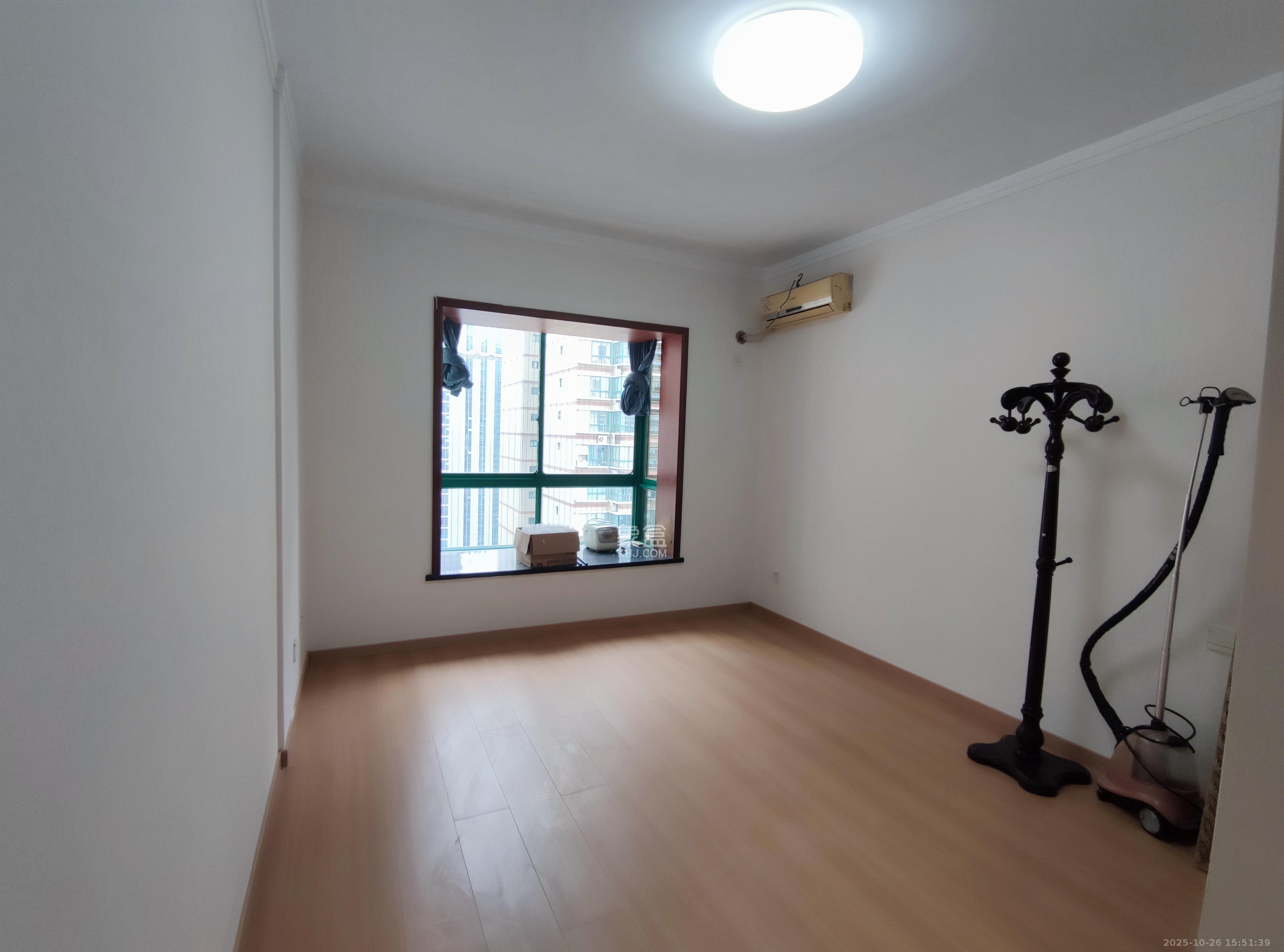 明城公寓  4室2厅2卫    2700.0元/月室内图