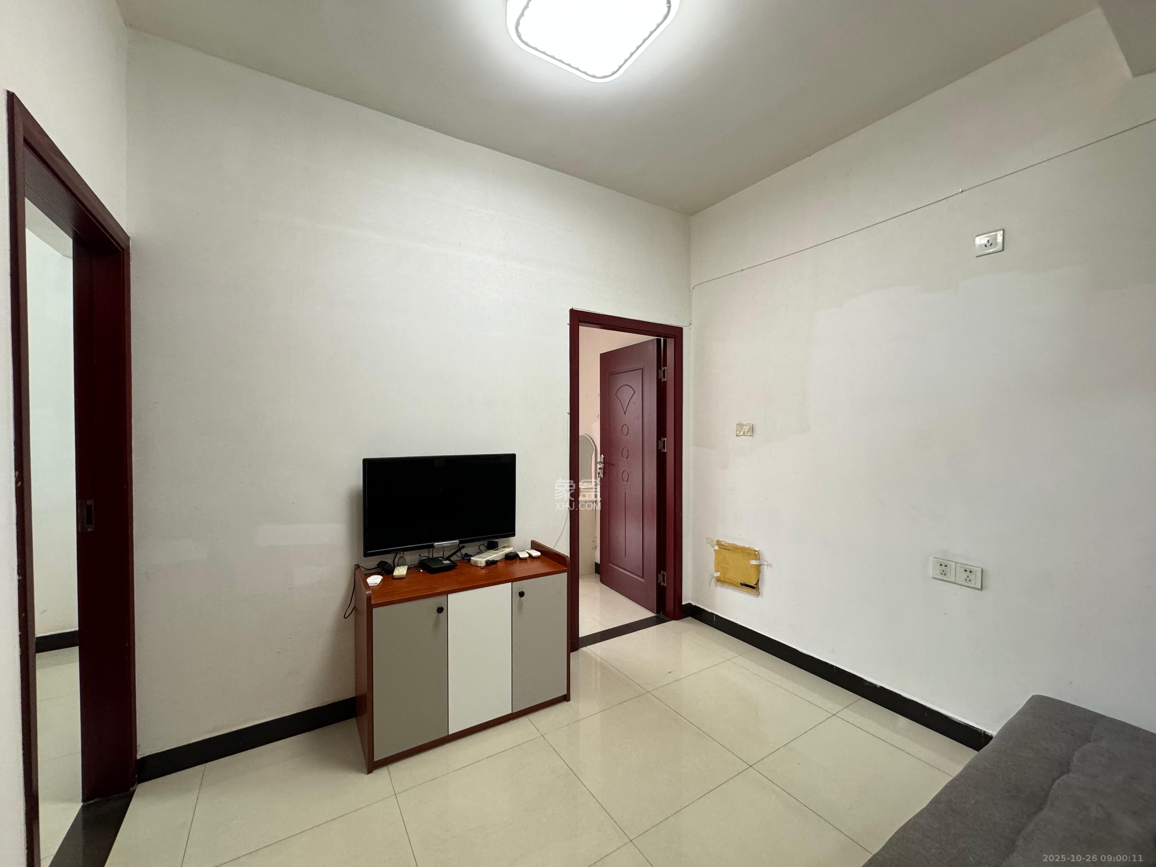 泊爱蓝湾  2室1厅1卫    2100.0元/月 泊爱蓝湾  2室1厅1卫    2100.0元/月室内图