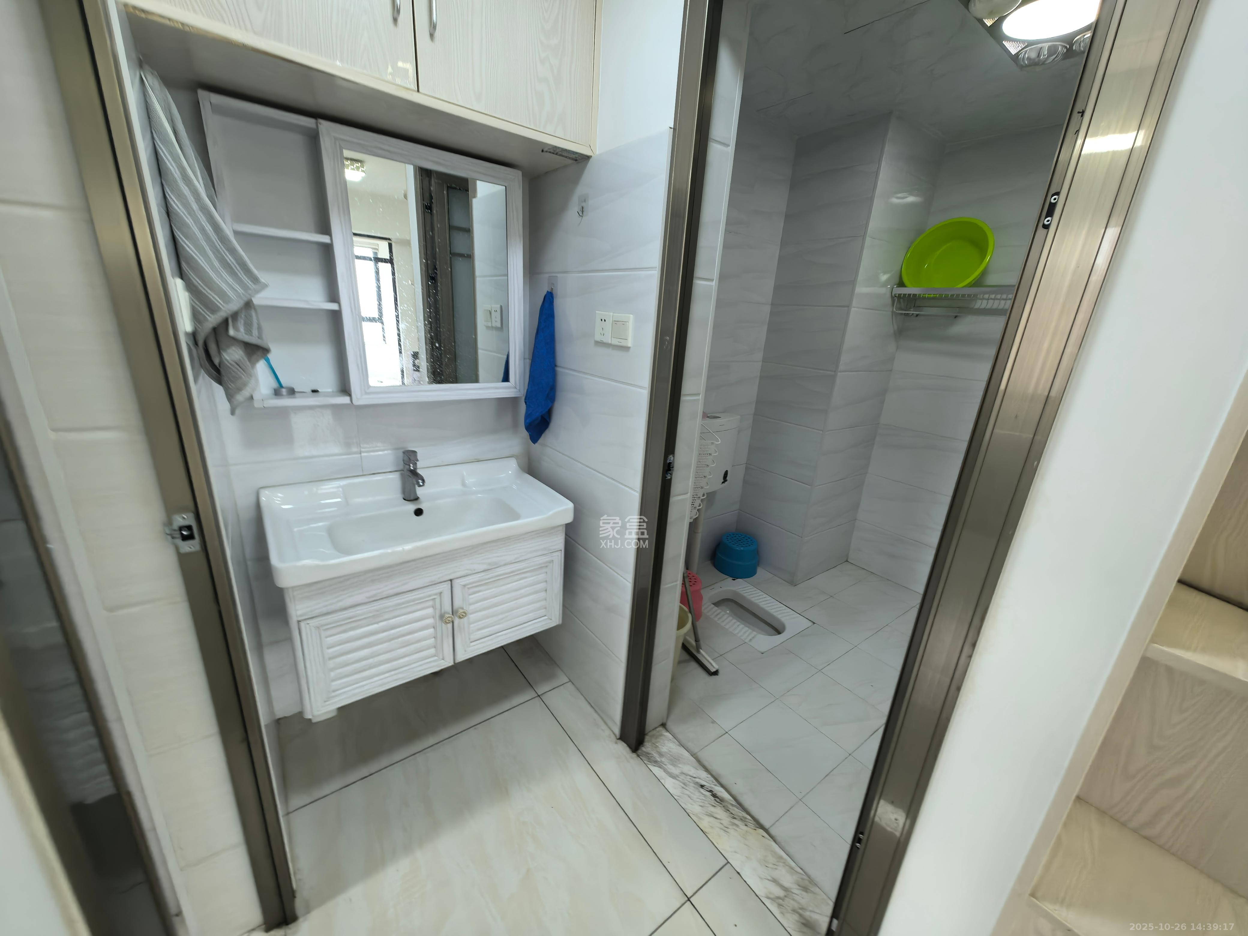 半山公馆(半山国际中心) 1室1厅1卫 2500.0元/月 半山公馆(半山国际中心) 1室1厅1卫 2500.0元/月室内图