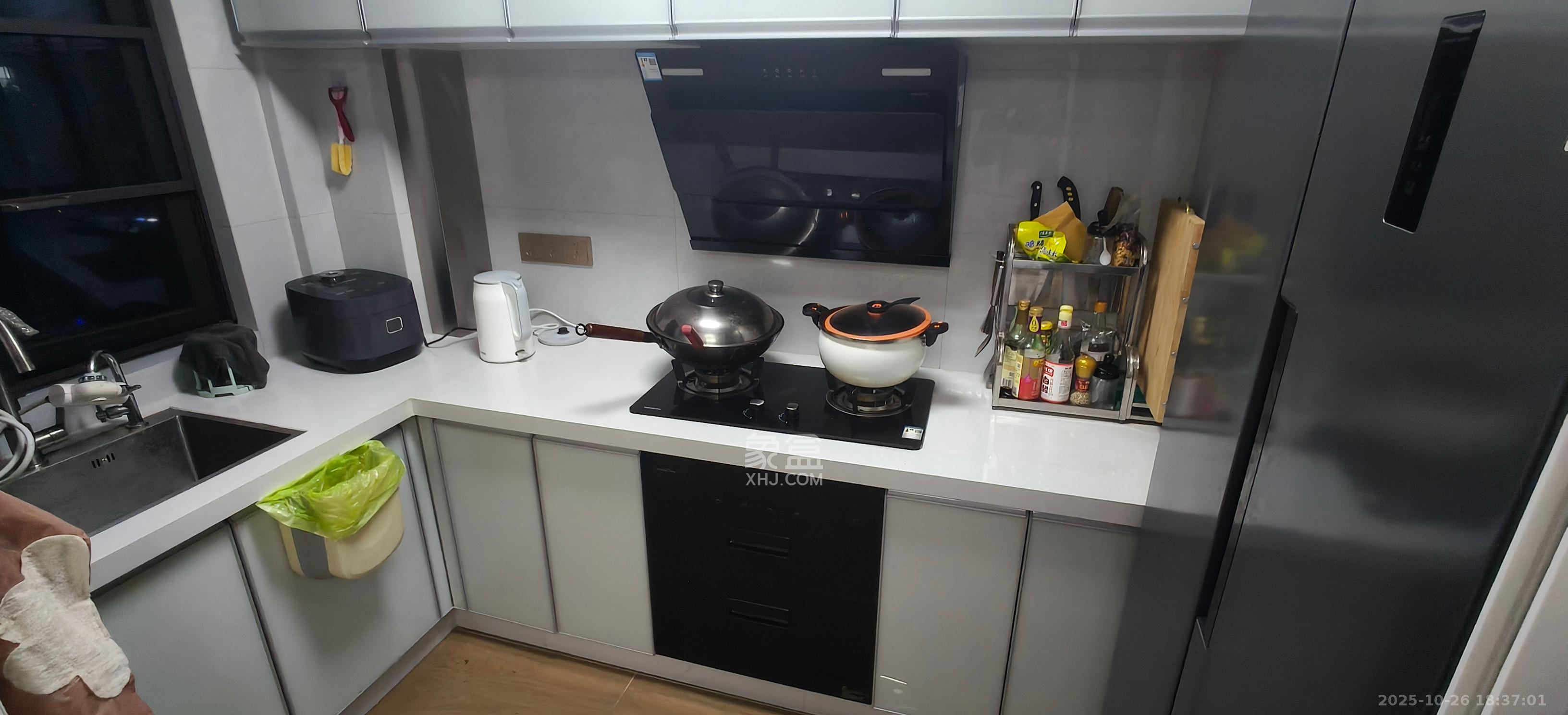 阳光城尚东湾愉景苑  4室2厅2卫    3500.0元/月室内图