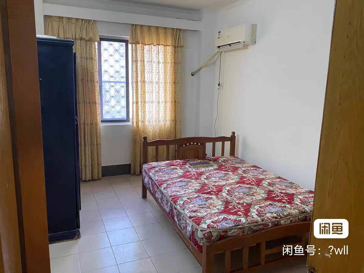 规划局宿舍 2室2厅1卫 70.0万 规划局宿舍 2室2厅1卫 70.0万客厅