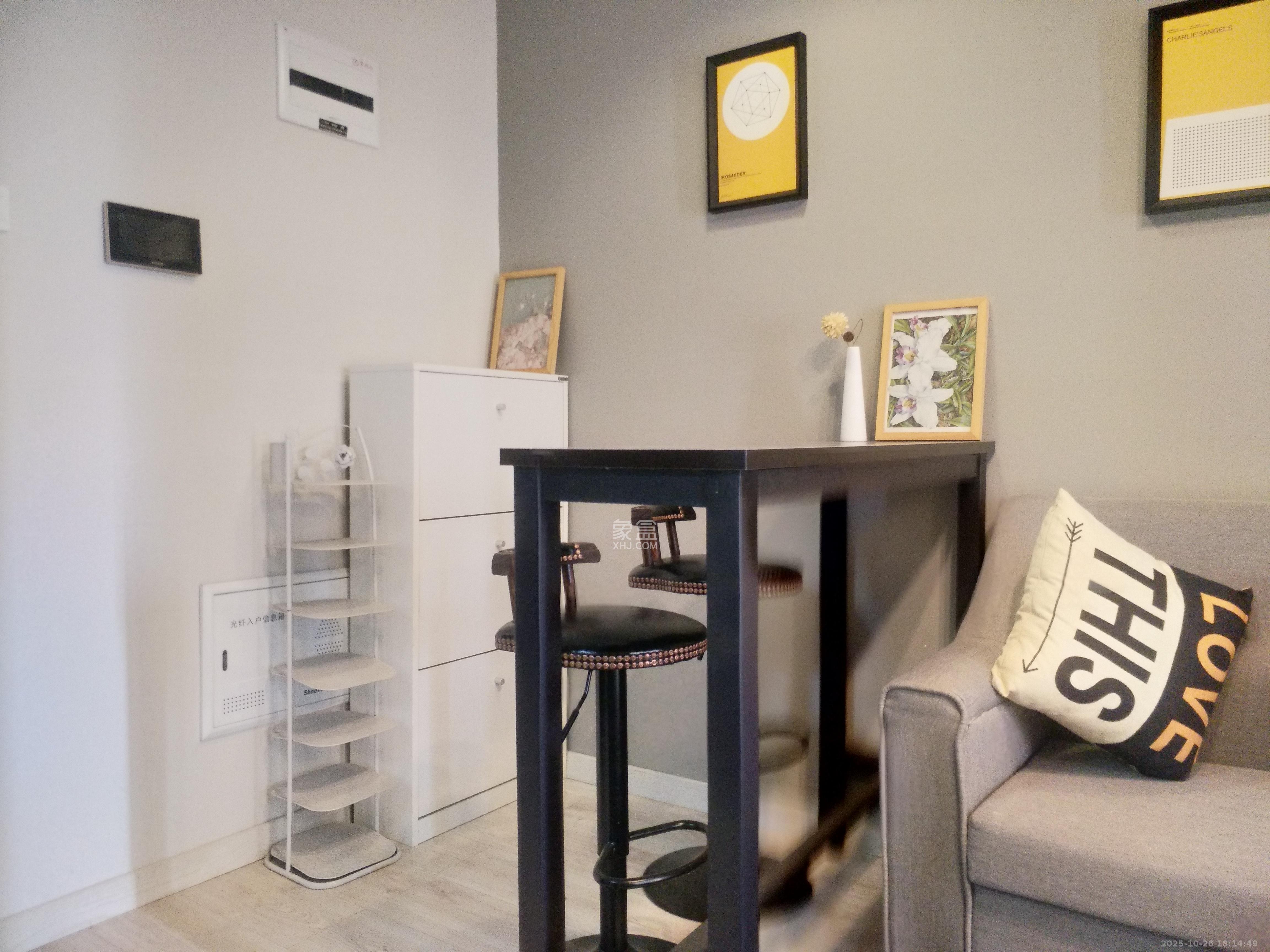 荣悦台  1室1厅1卫    2400.0元/月 荣悦台  1室1厅1卫    2400.0元/月室内图