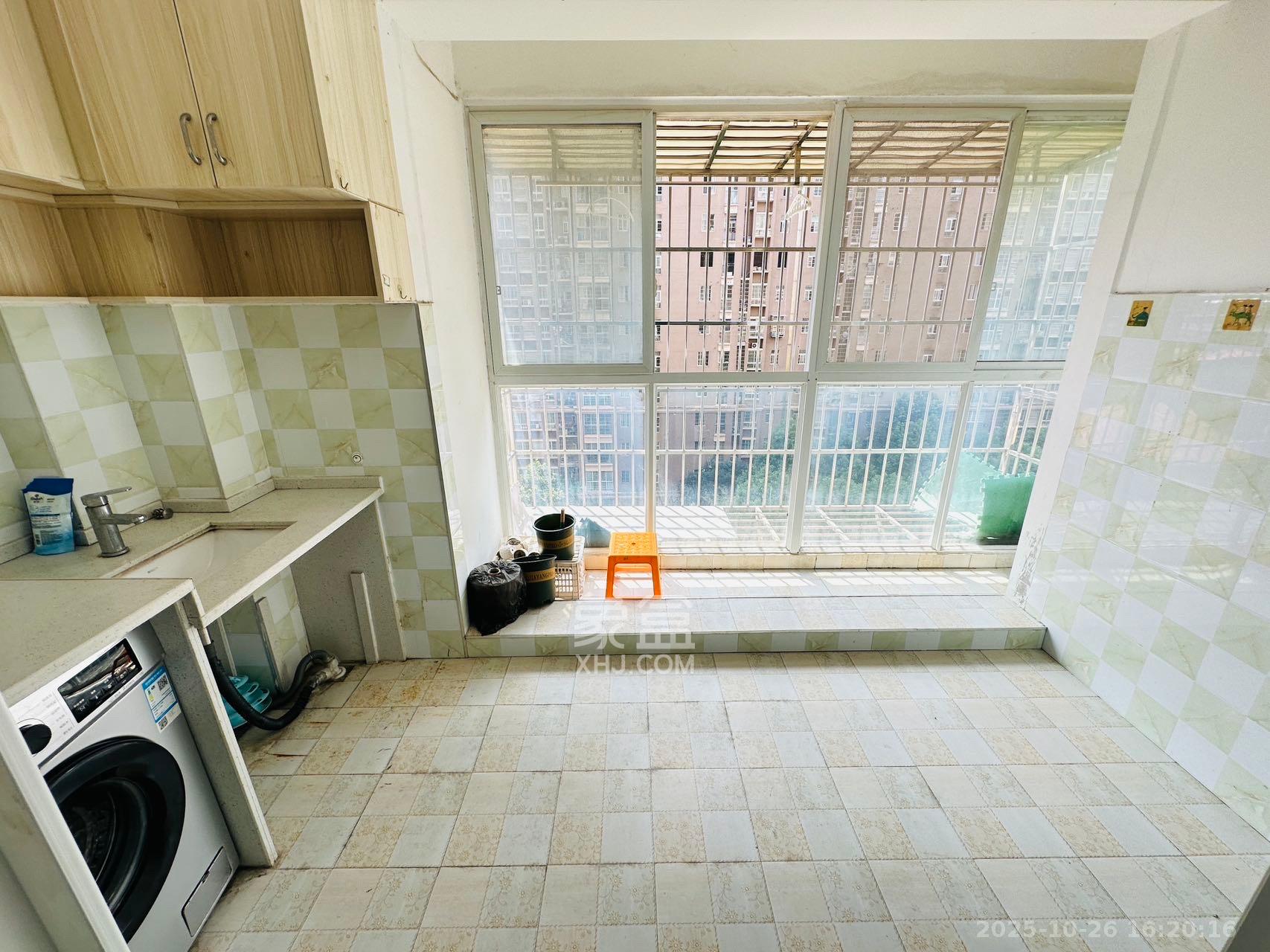 上河国际C区  3室2厅1卫    2500.0元/月室内图