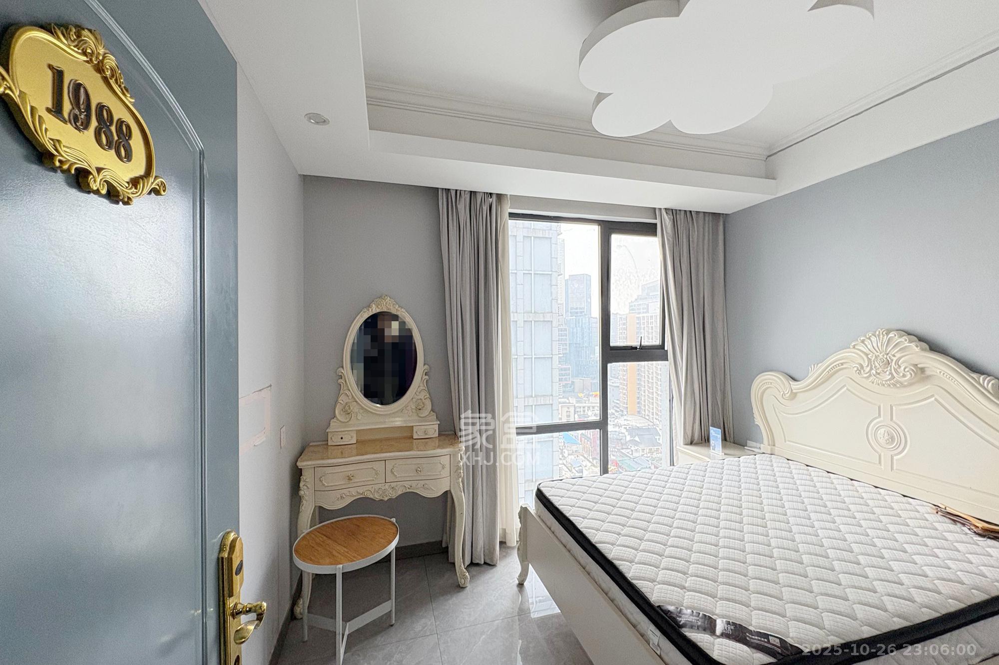 君临国际  5室0厅4卫    150.0万 君临国际  5室0厅4卫    150.0万卧室