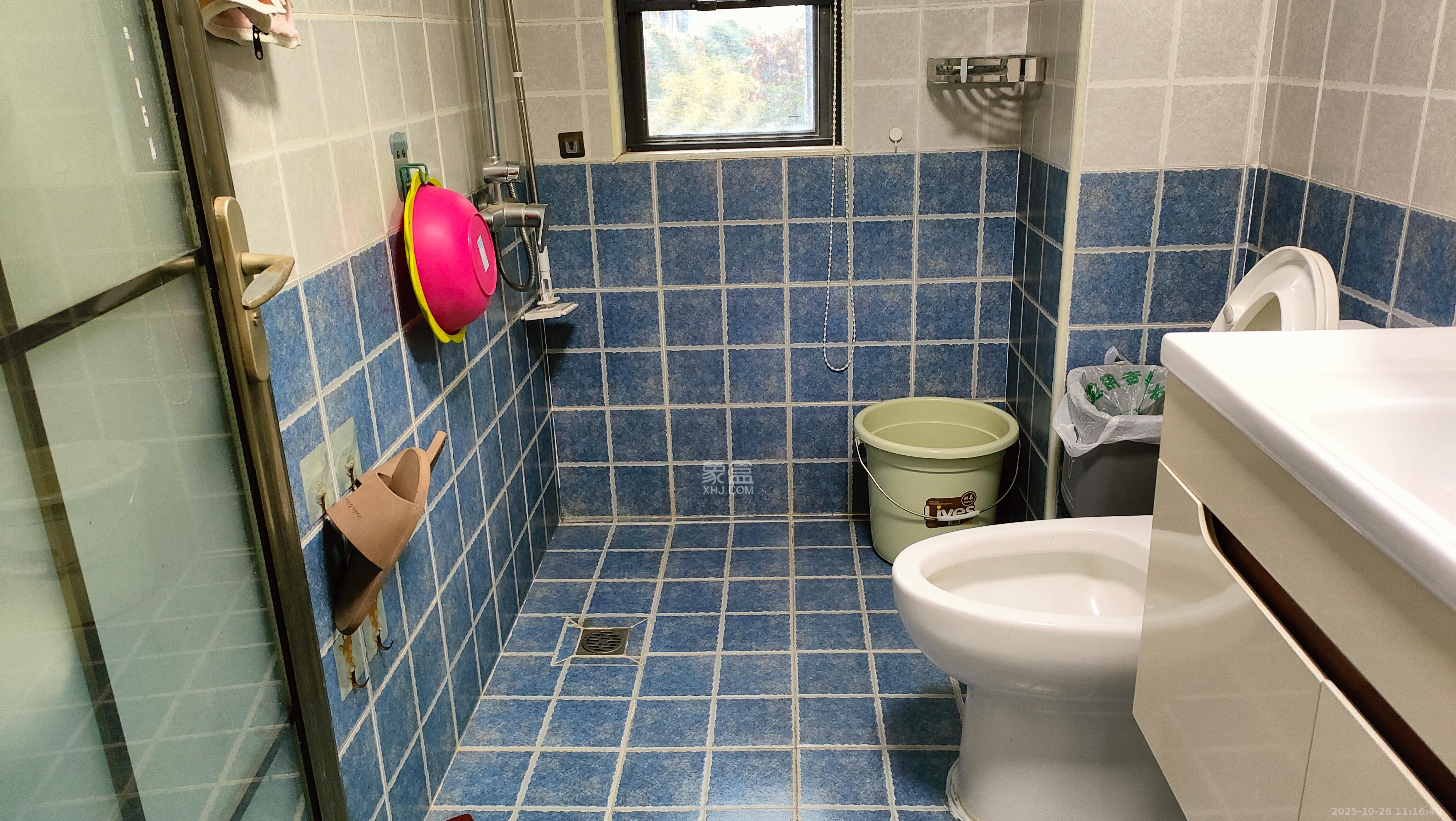 海伦春天  4室2厅2卫    2600.0元/月室内图