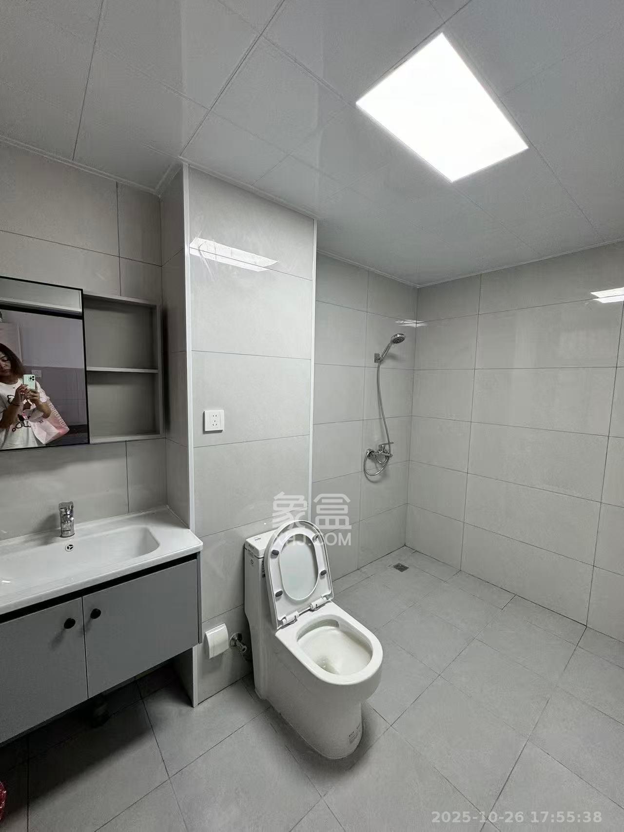 城市花园  2室2厅2卫    2500.0元/月 城市花园  2室2厅2卫    2500.0元/月室内图