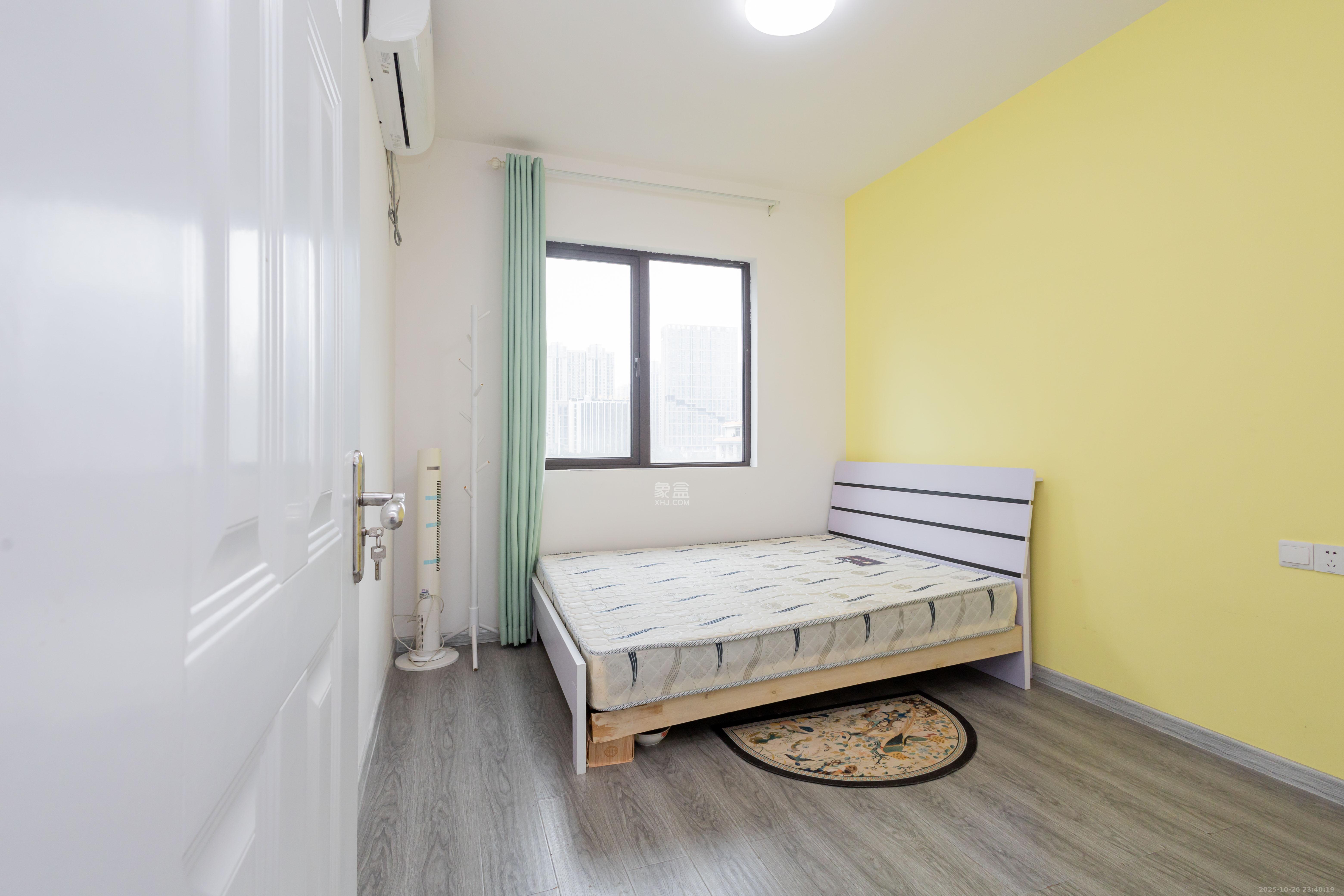 龙湖碧桂园天宸原著  4室2厅2卫    165.0万卧室