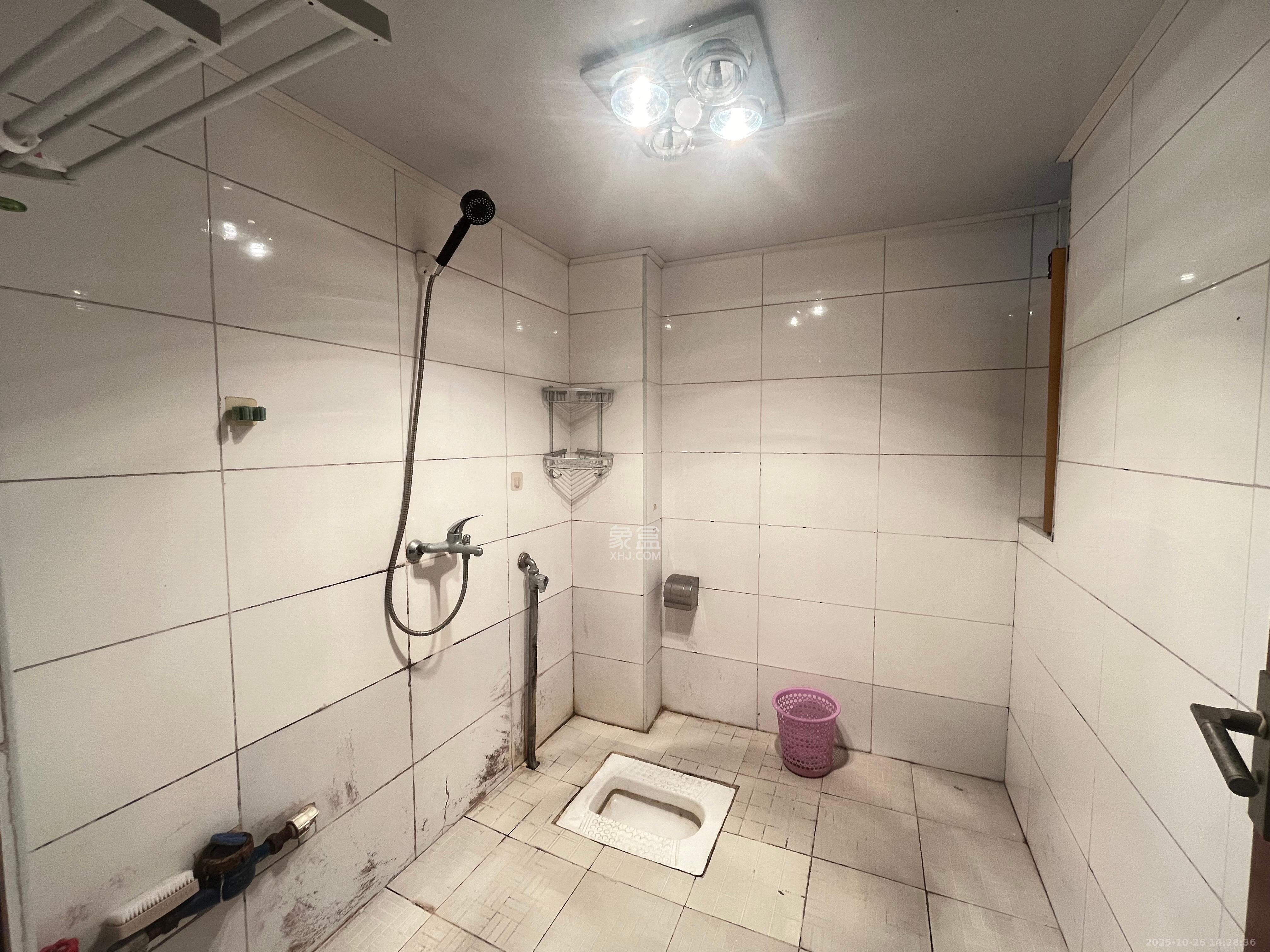 龙王港社区 2室1厅1卫 2100.0元/月 龙王港社区 2室1厅1卫 2100.0元/月室内图