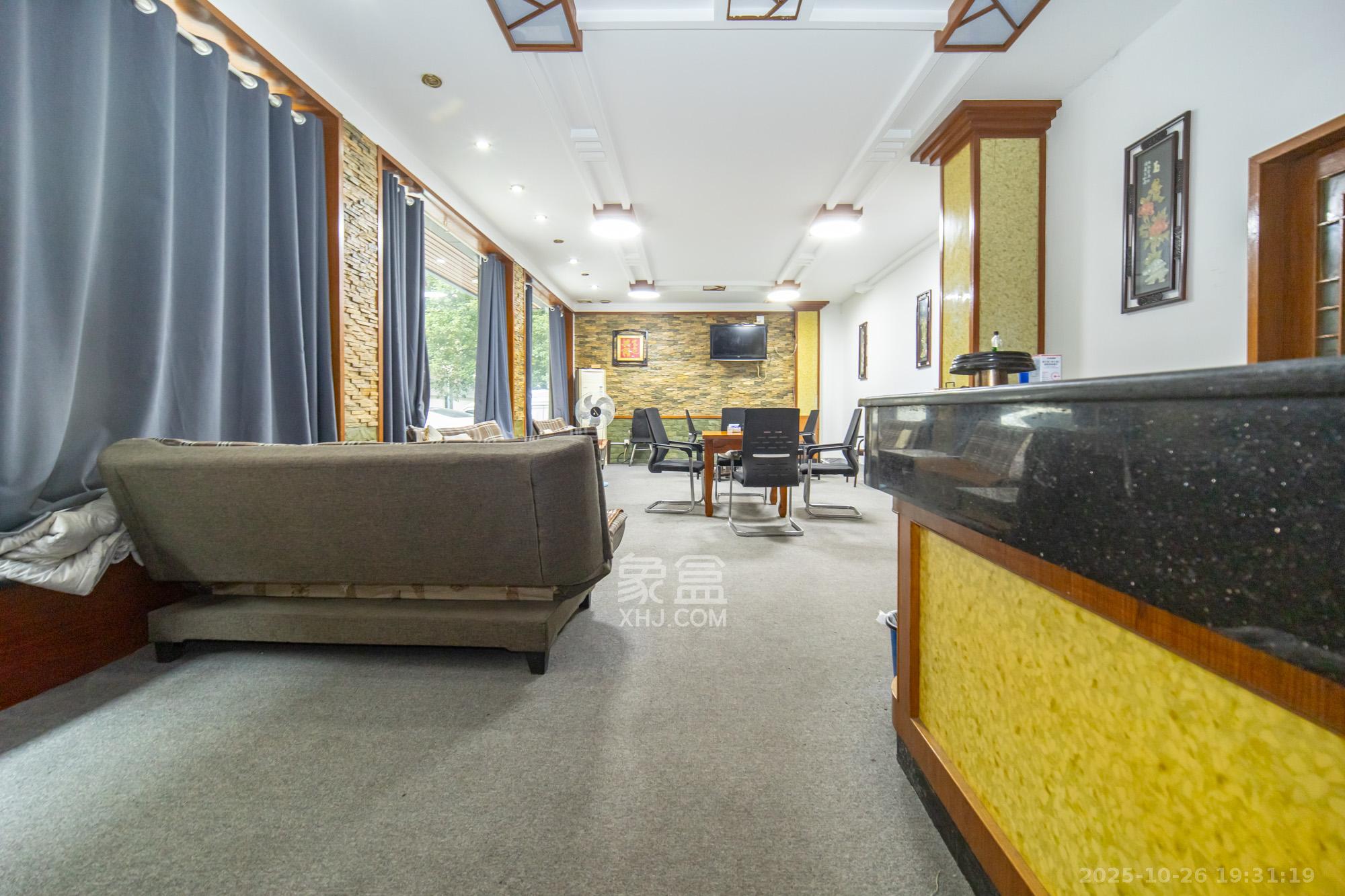 星沙六区  18室1厅1卫    268.0万客厅