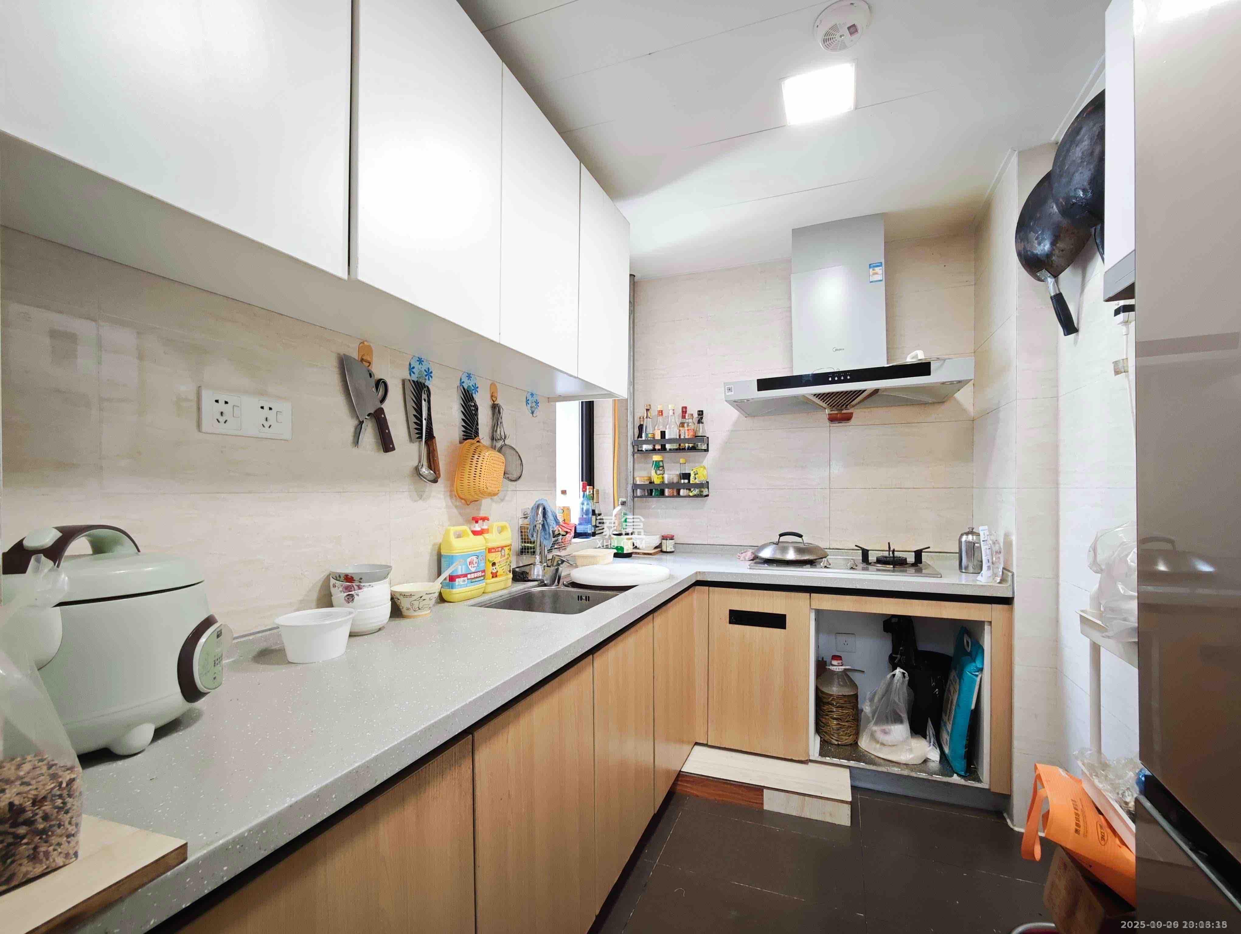 万科魅力之城非凡里  3室1厅2卫    2600.0元/月室内图