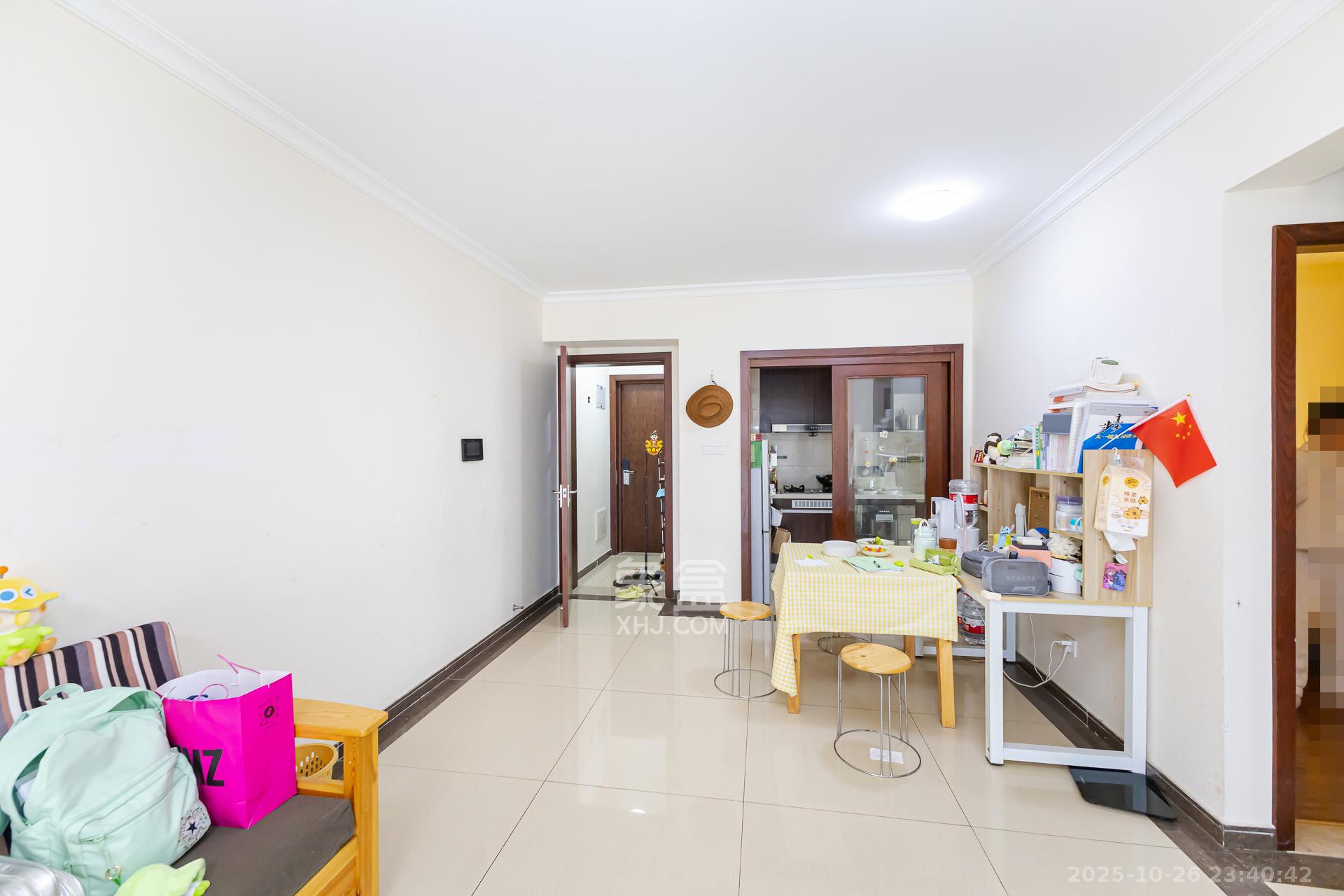 时代倾城二期  2室2厅1卫    58.0万 时代倾城二期  2室2厅1卫    58.0万客厅