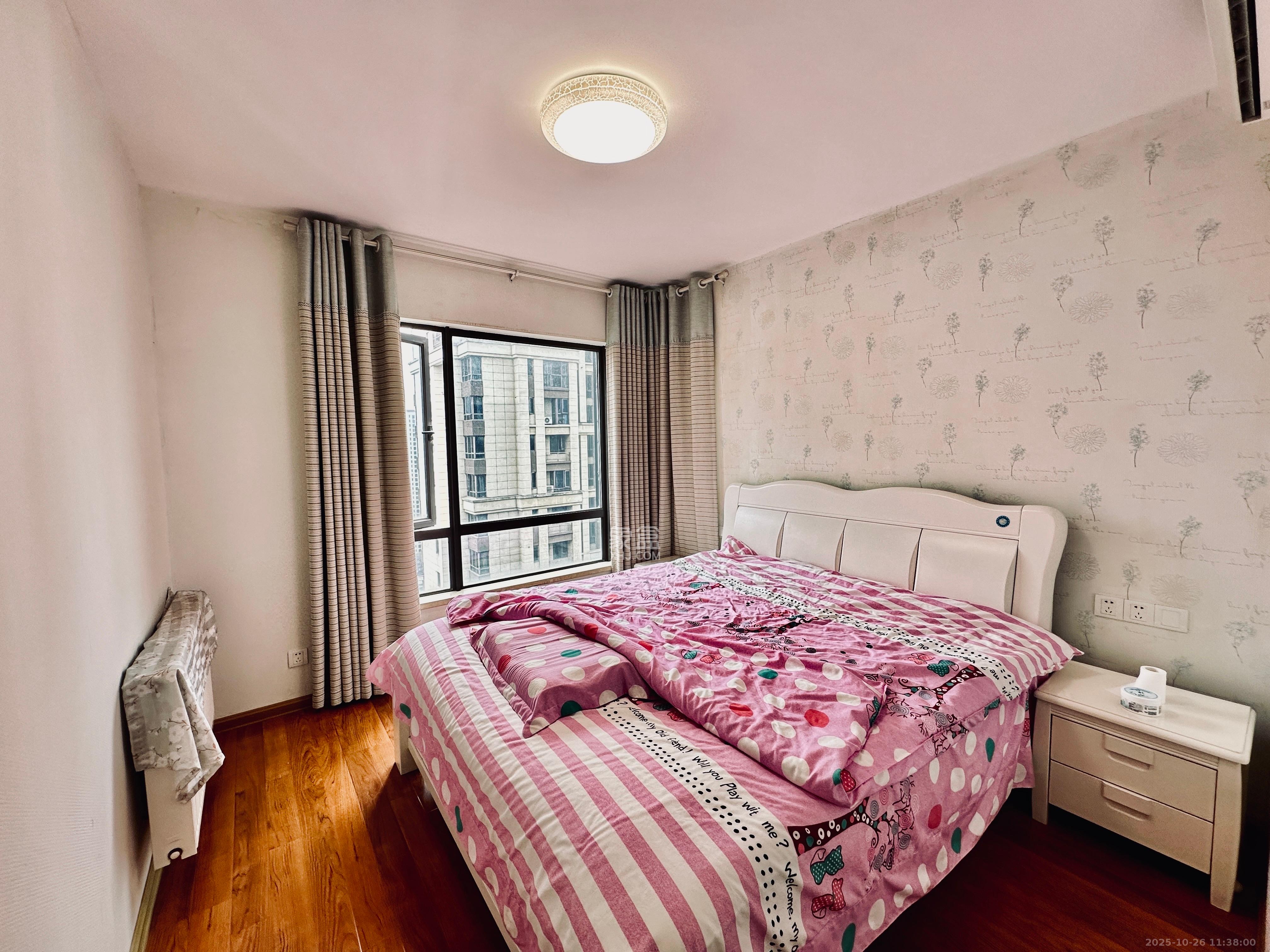 南山雍江汇(滨江国际新城) 3室2厅2卫 3400.0元/月 南山雍江汇(滨江国际新城) 3室2厅2卫 3400.0元/月室内图