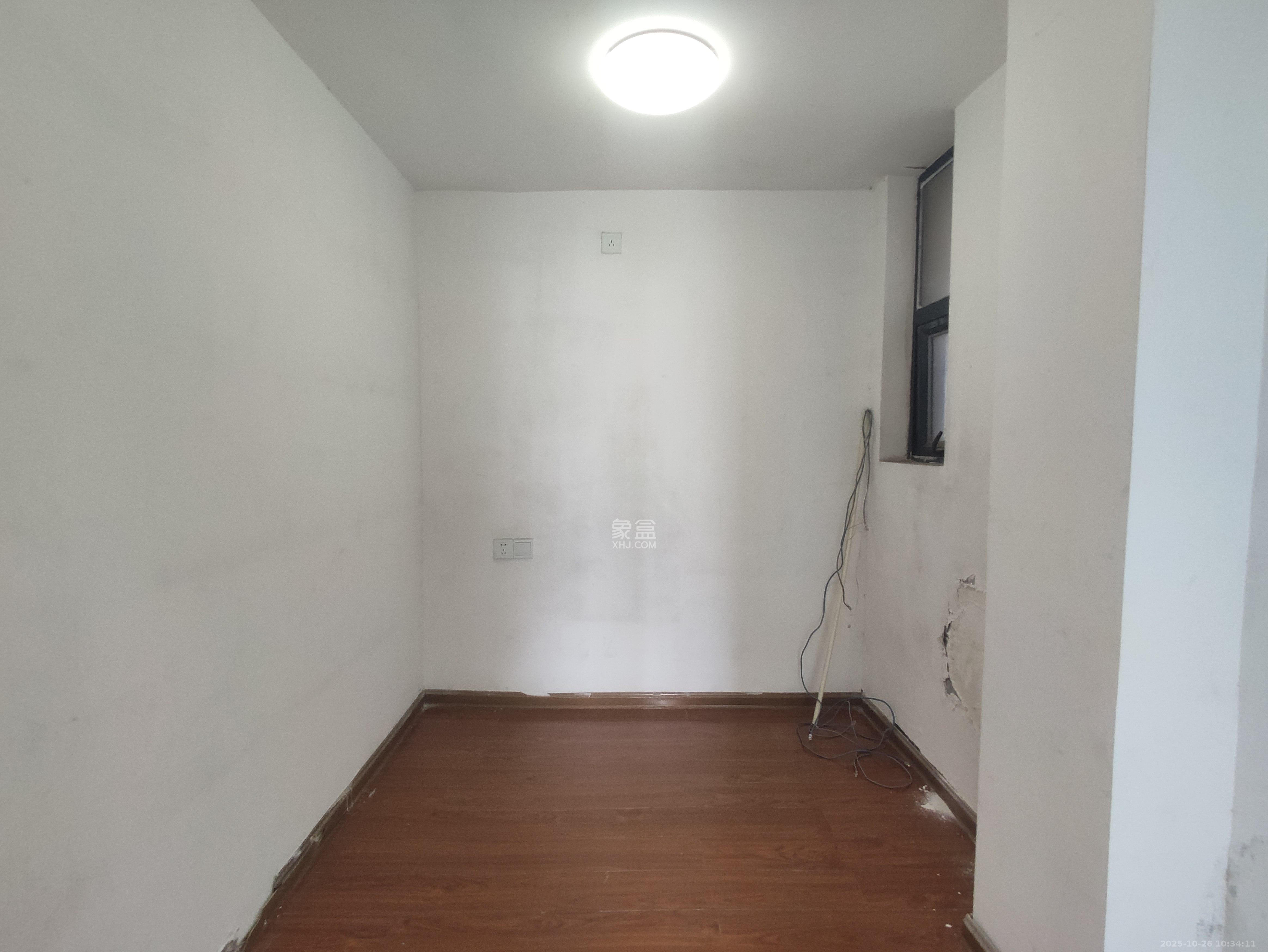 凯通国际城（凯通朝庭）  1室2厅1卫    2400.0元/月室内图